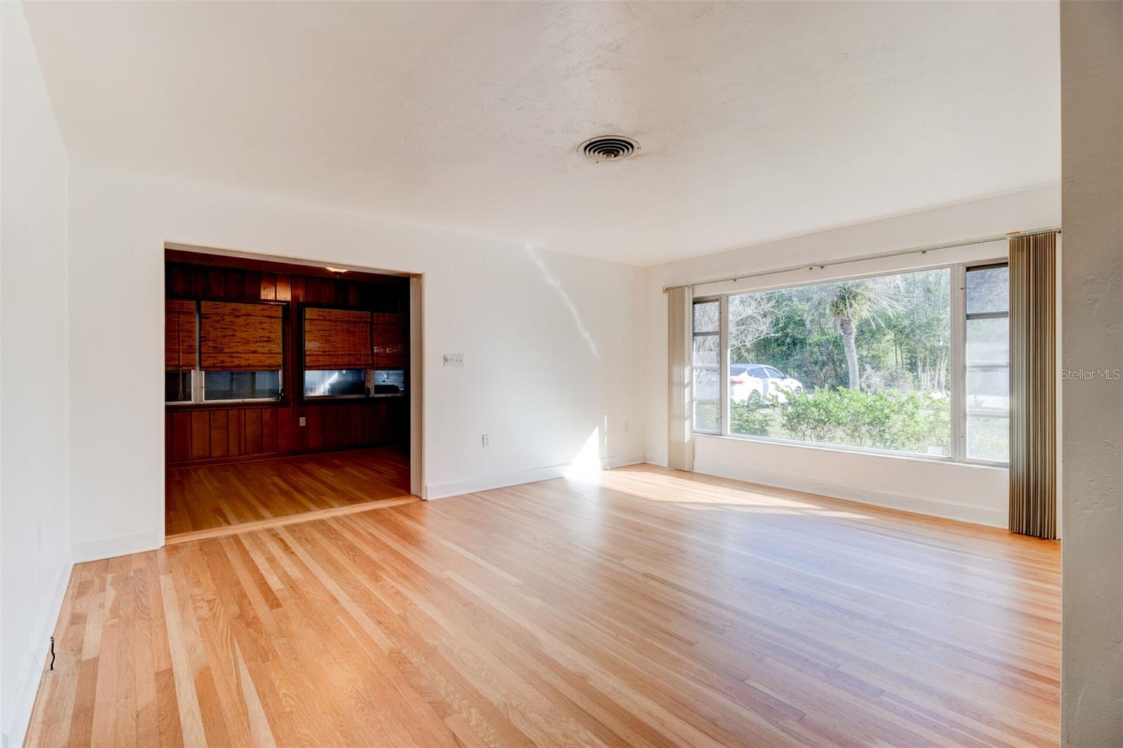 738 N SANS SOUCI AVE, DELAND, FL, 32720