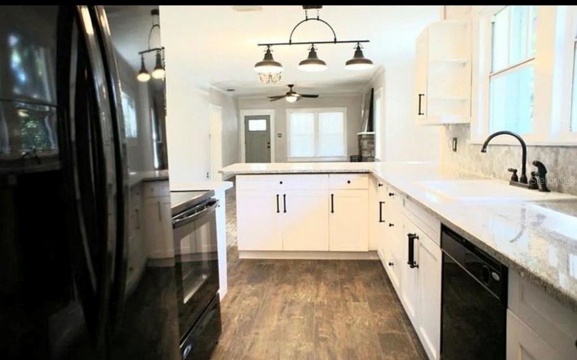 708 E CRENSHAW ST, TAMPA, FL, 33604