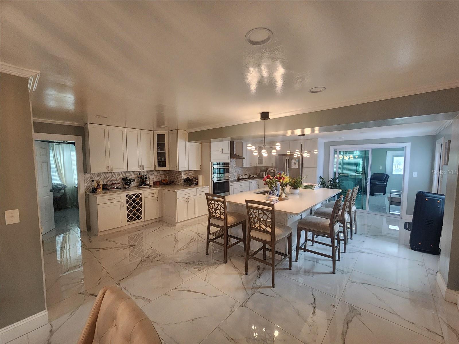 7715 W POCAHONTAS AVE, TAMPA, FL, 33615