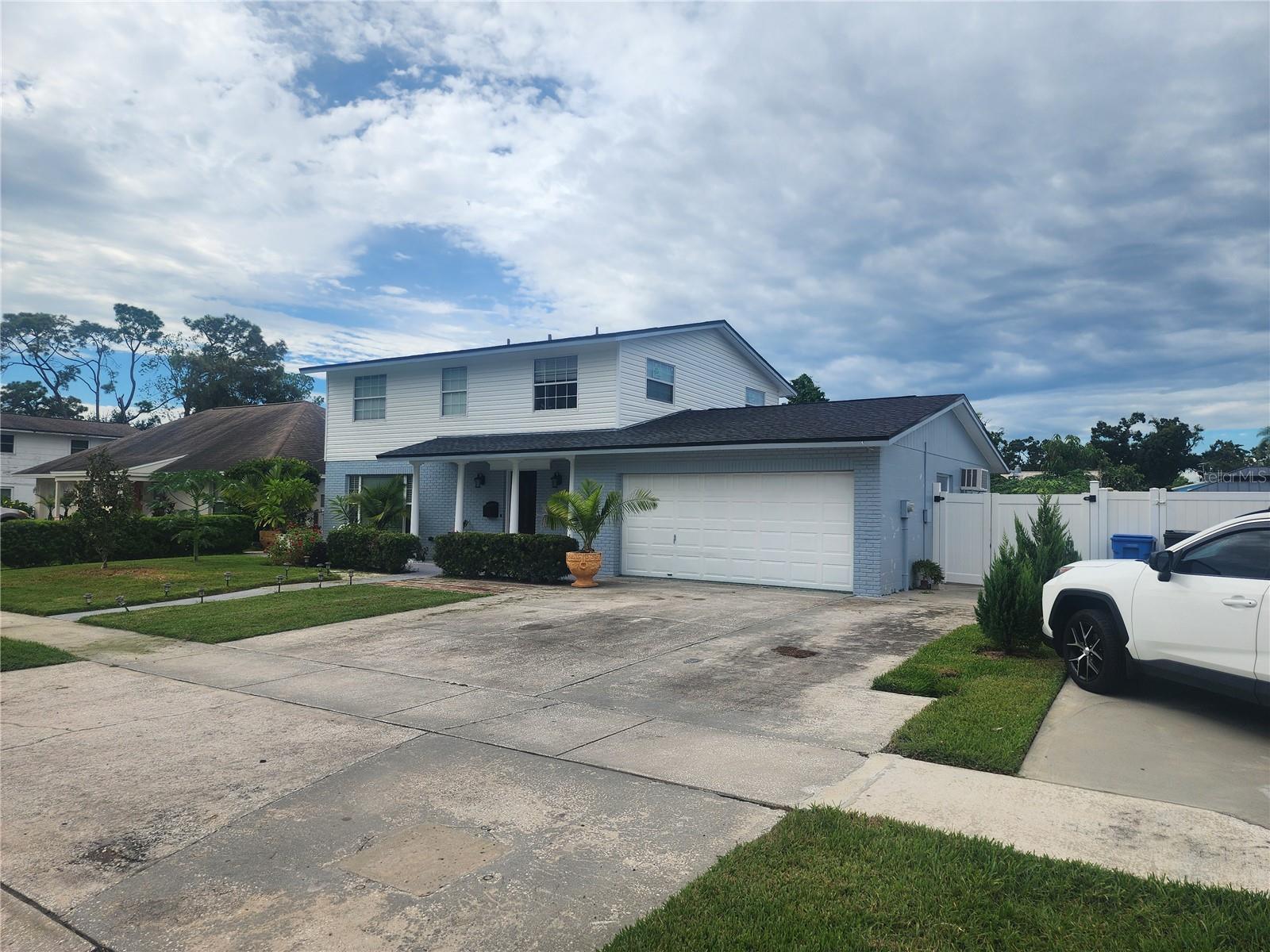 7715 W POCAHONTAS AVE, TAMPA, FL, 33615