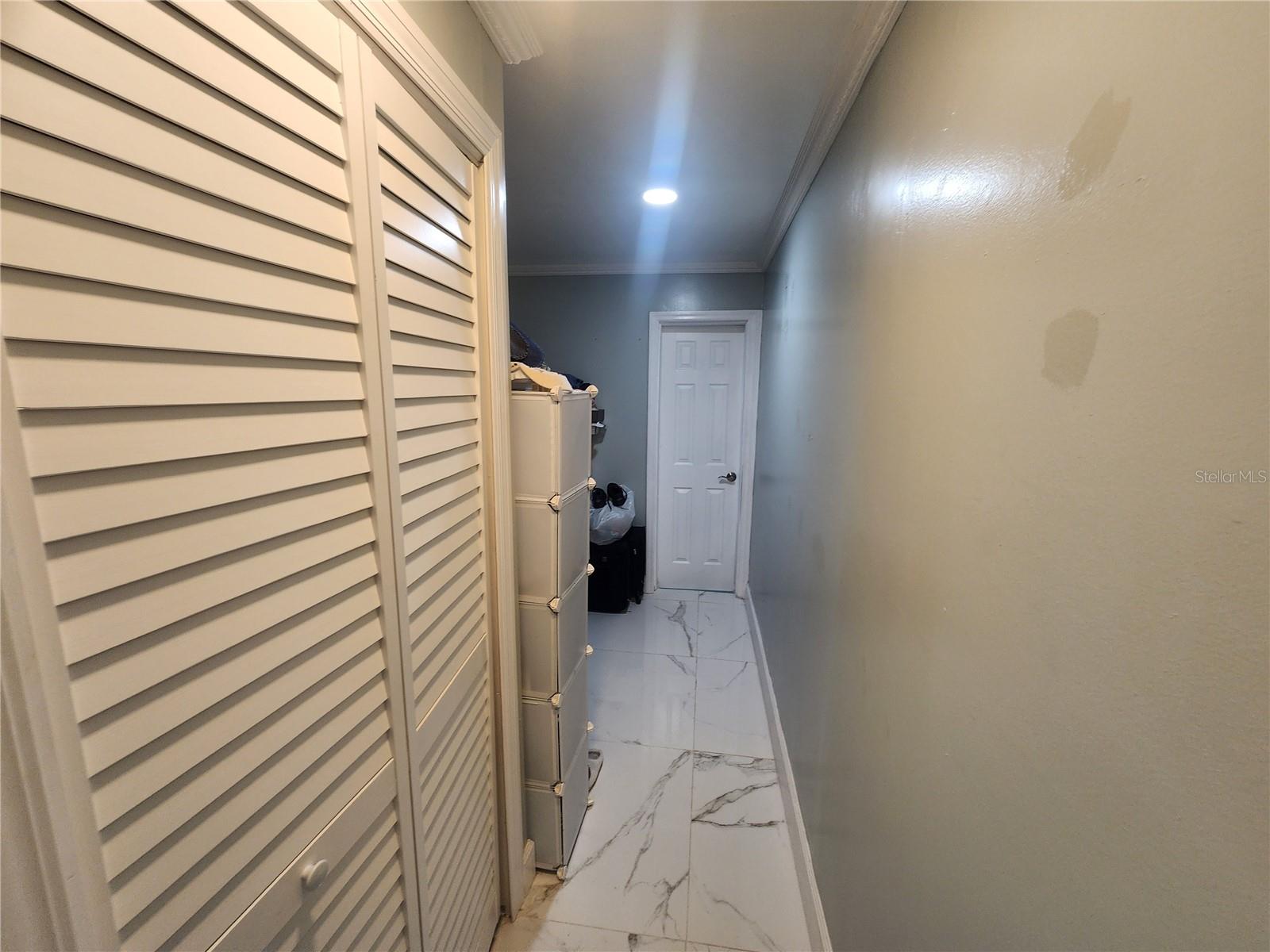 7715 W POCAHONTAS AVE, TAMPA, FL, 33615