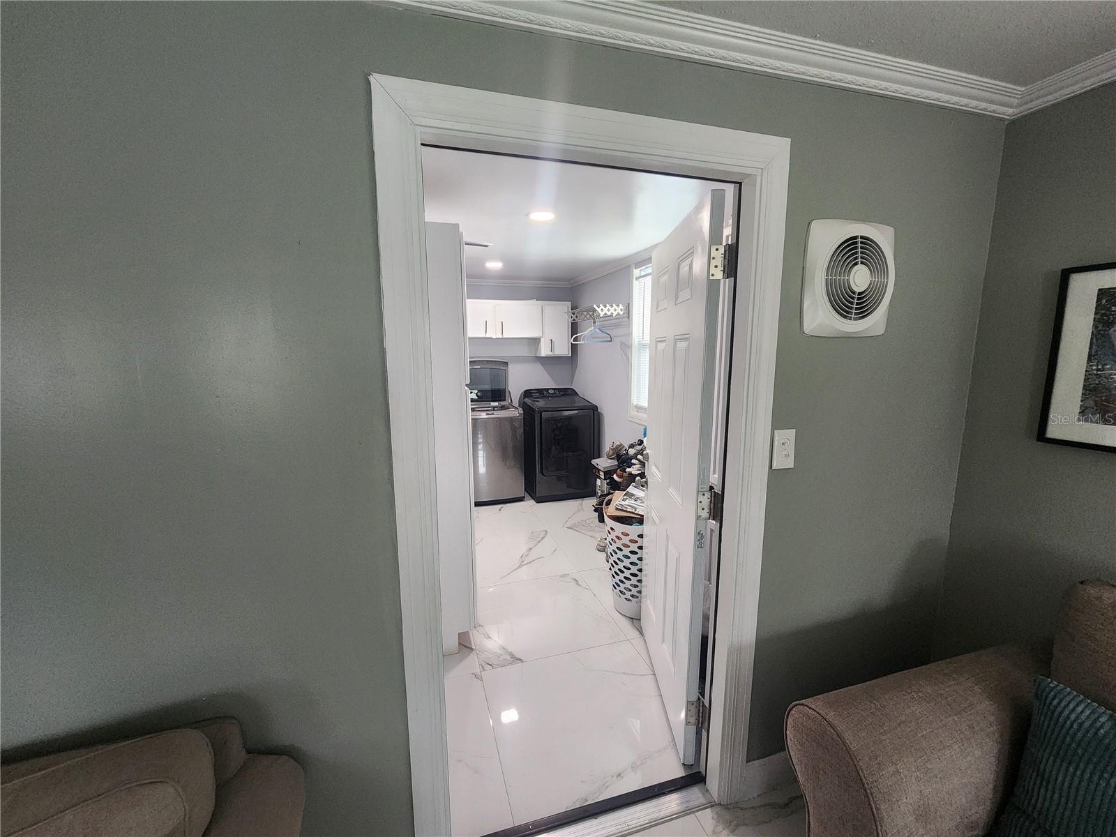 7715 W POCAHONTAS AVE, TAMPA, FL, 33615