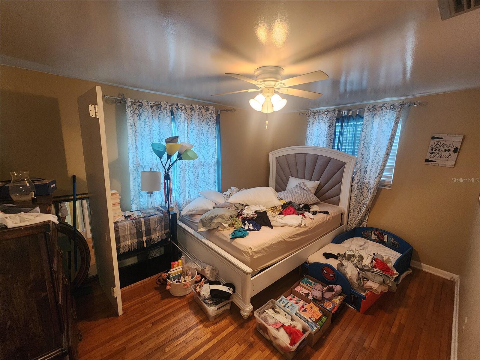 7715 W POCAHONTAS AVE, TAMPA, FL, 33615