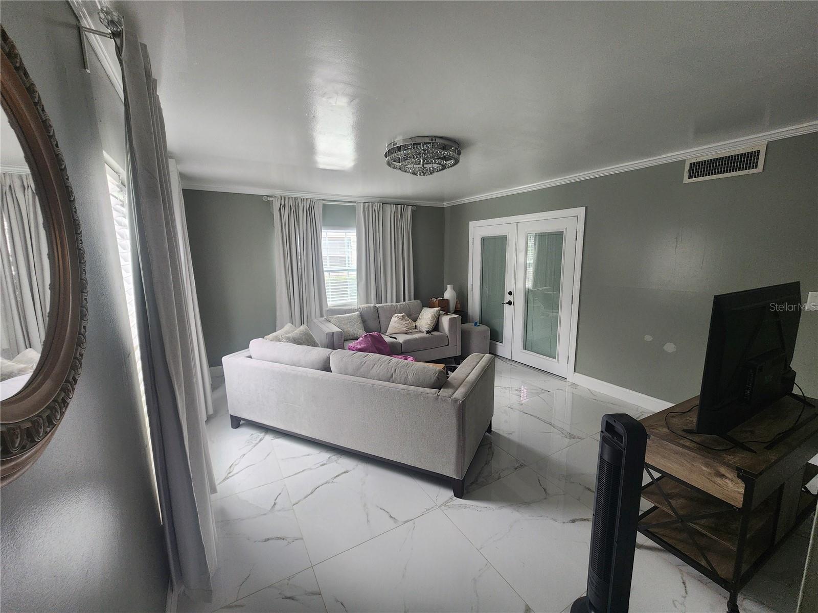 7715 W POCAHONTAS AVE, TAMPA, FL, 33615