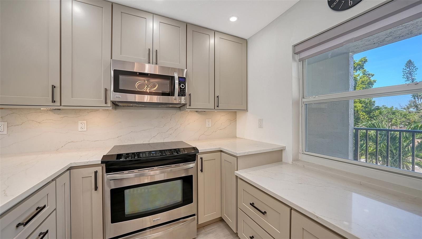 4500 GULF OF MEXICO DR #202, LONGBOAT KEY, FL, 34228