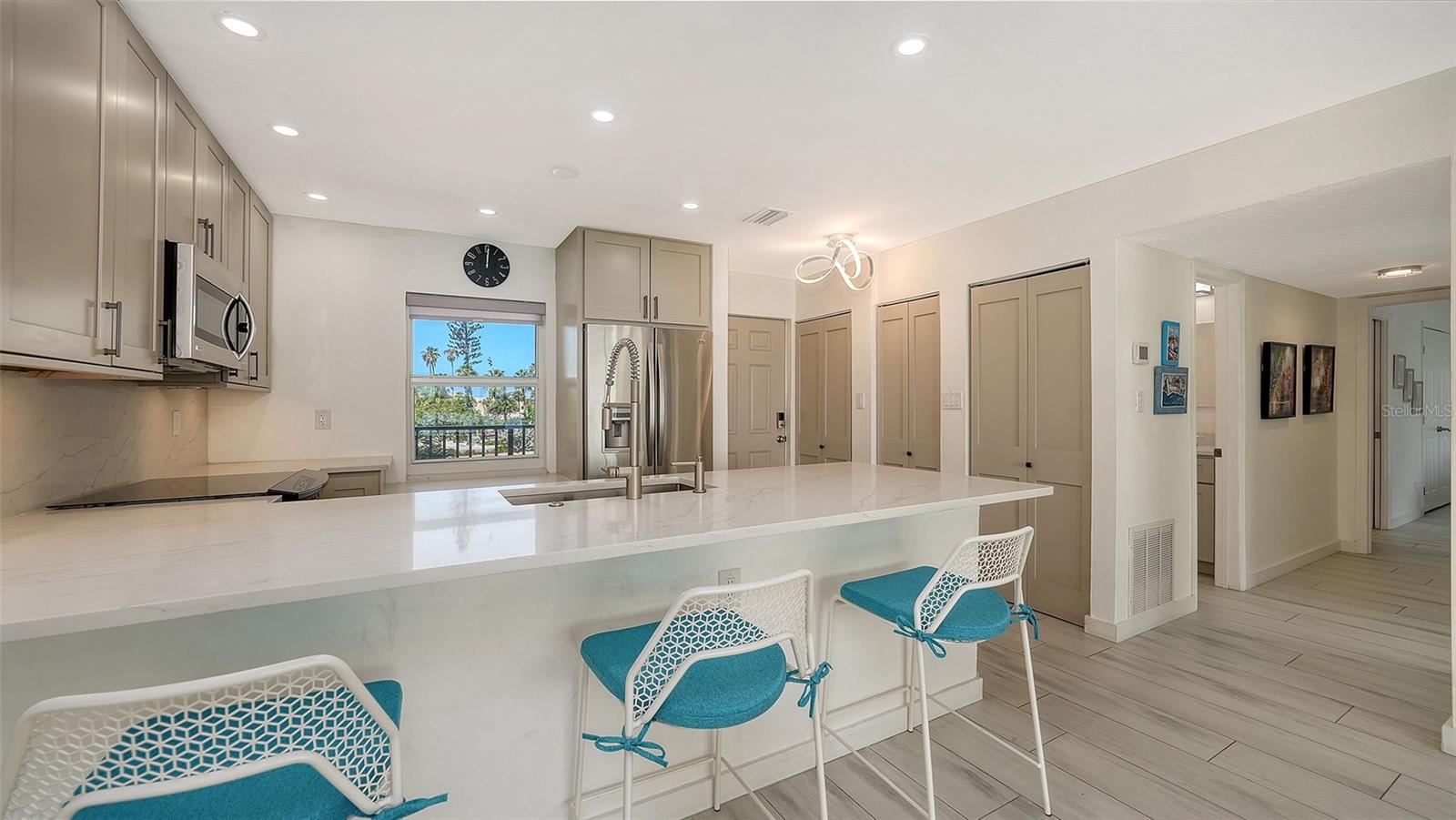 4500 GULF OF MEXICO DR #202, LONGBOAT KEY, FL, 34228