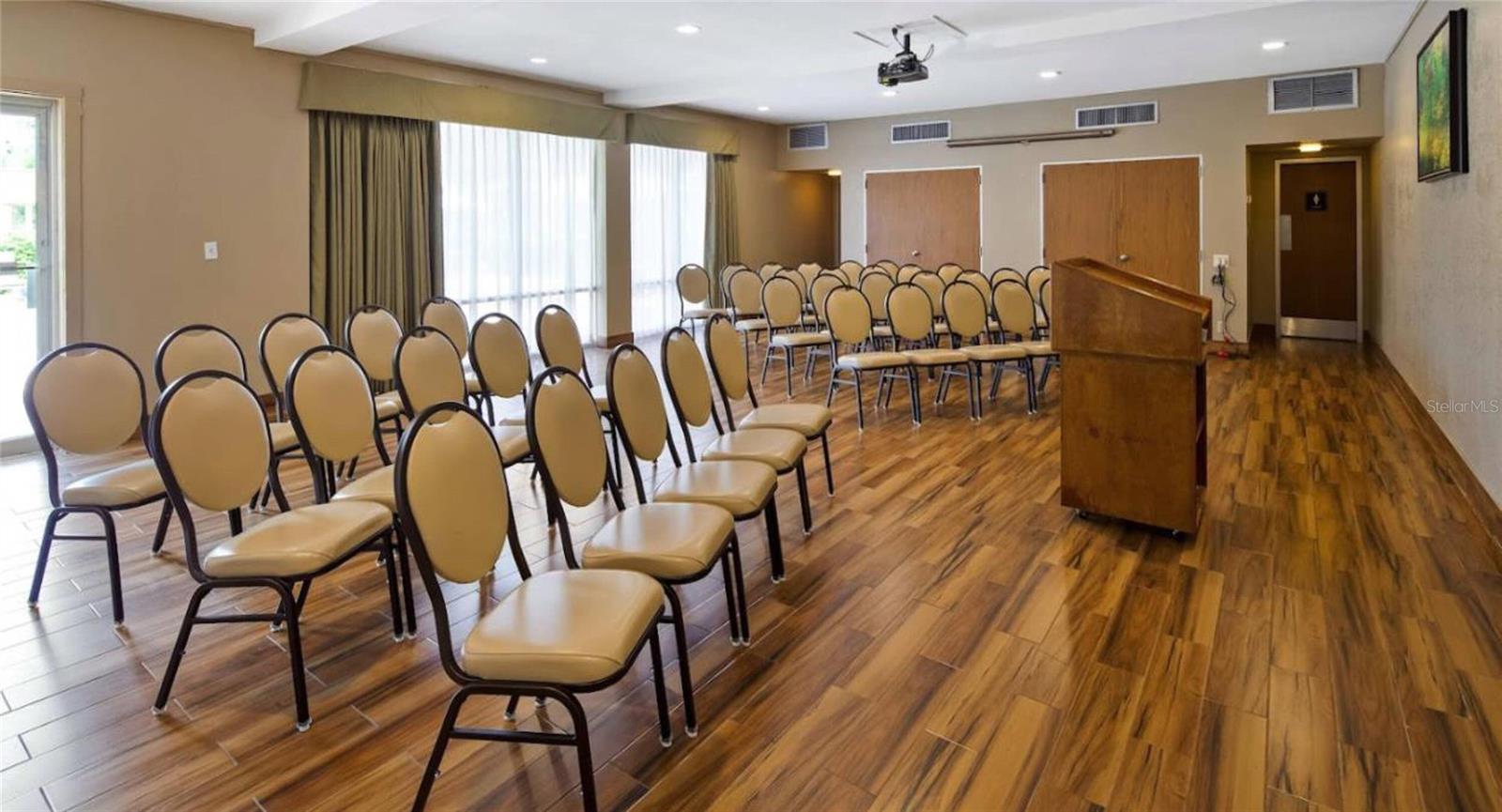 2014 W COLONIAL DR, ORLANDO, FL, 32804