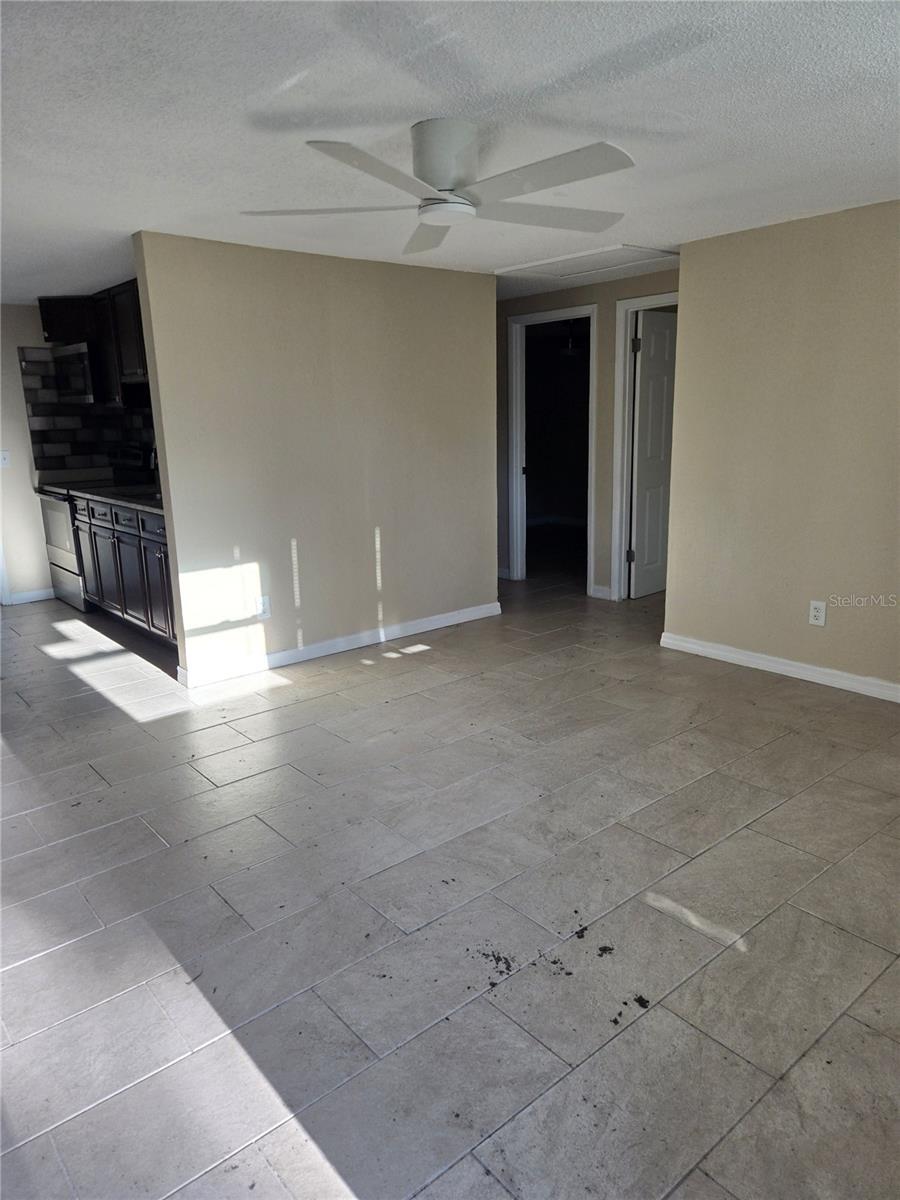 1503 E NAVAJO AVE #B, TAMPA, FL, 33612