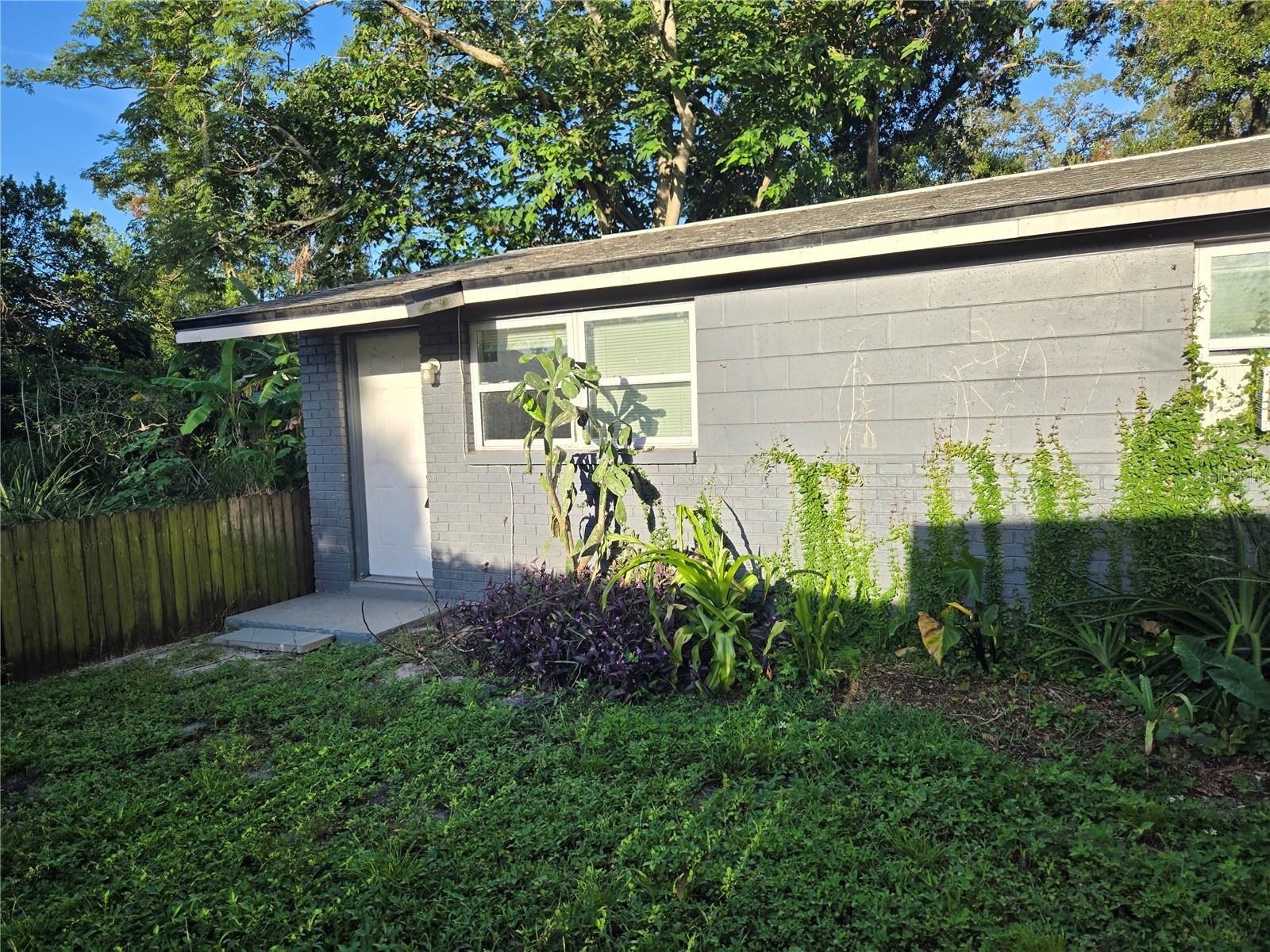 1503 E NAVAJO AVE #B, TAMPA, FL, 33612