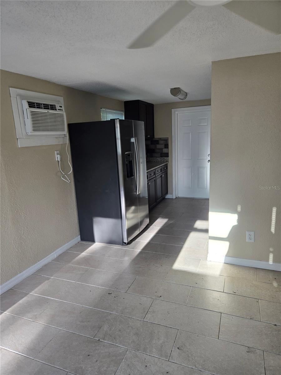 1503 E NAVAJO AVE #B, TAMPA, FL, 33612