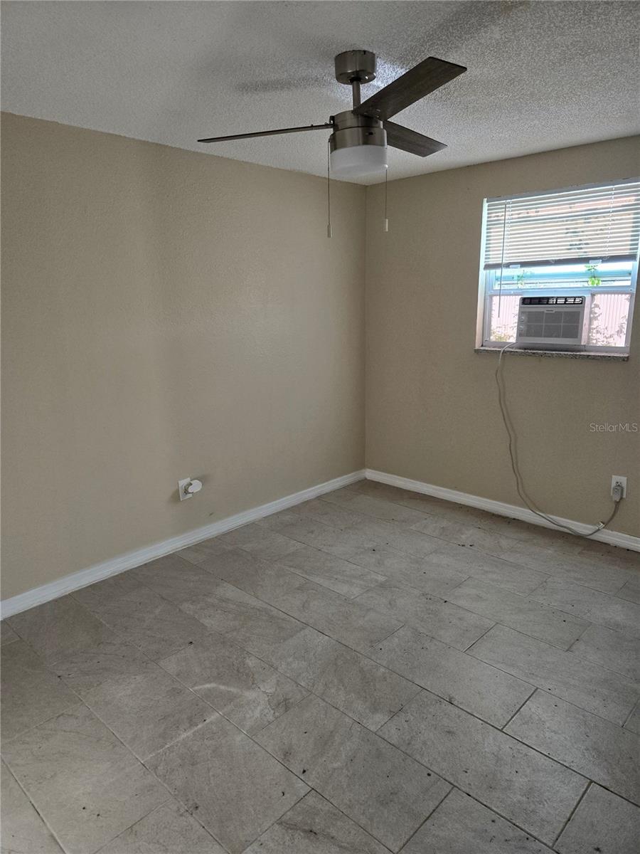 1503 E NAVAJO AVE #B, TAMPA, FL, 33612