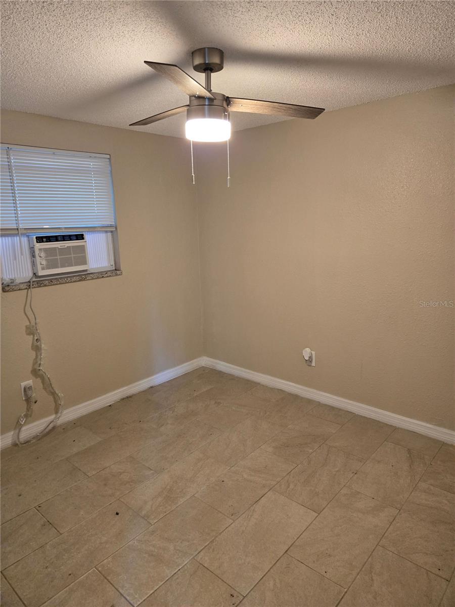 1503 E NAVAJO AVE #B, TAMPA, FL, 33612