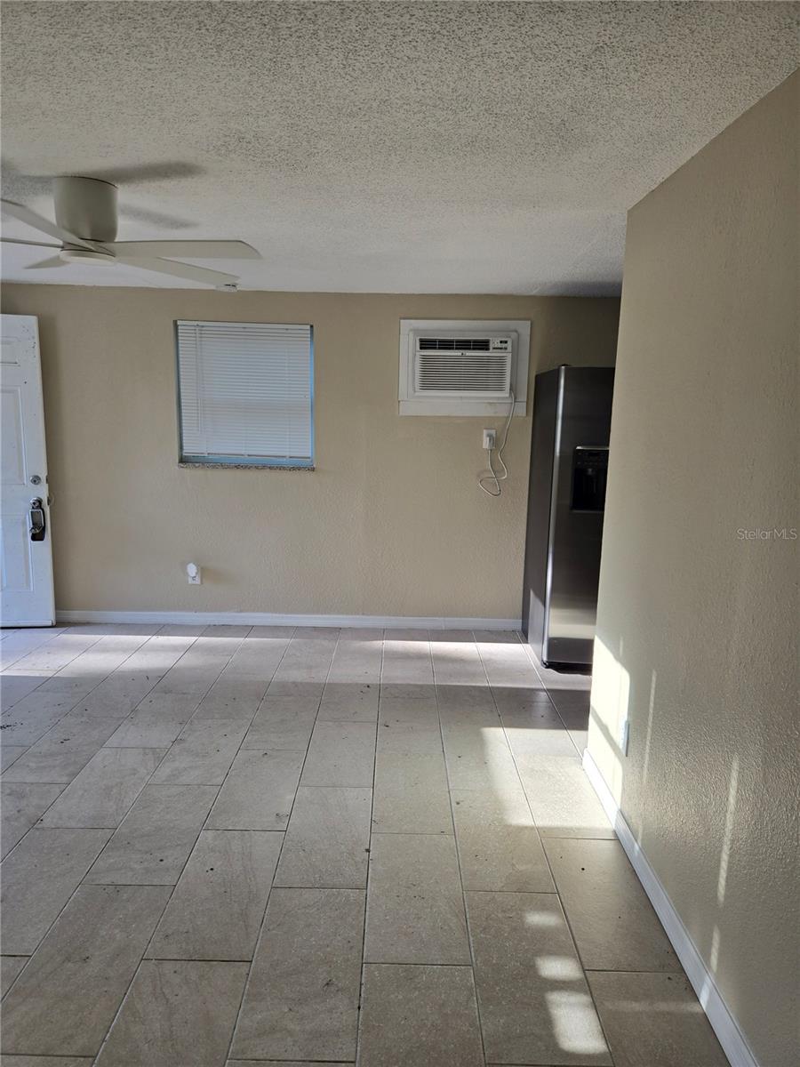 1503 E NAVAJO AVE #B, TAMPA, FL, 33612