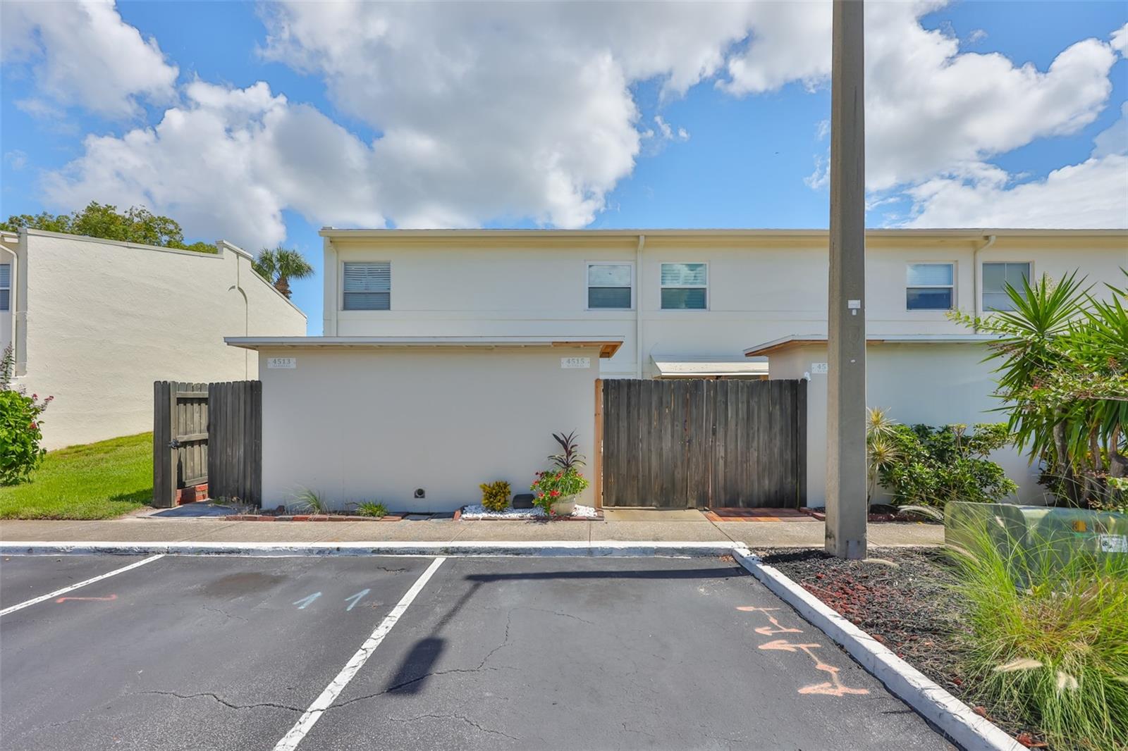 4513 W LA VILLA LN, TAMPA, FL, 33611