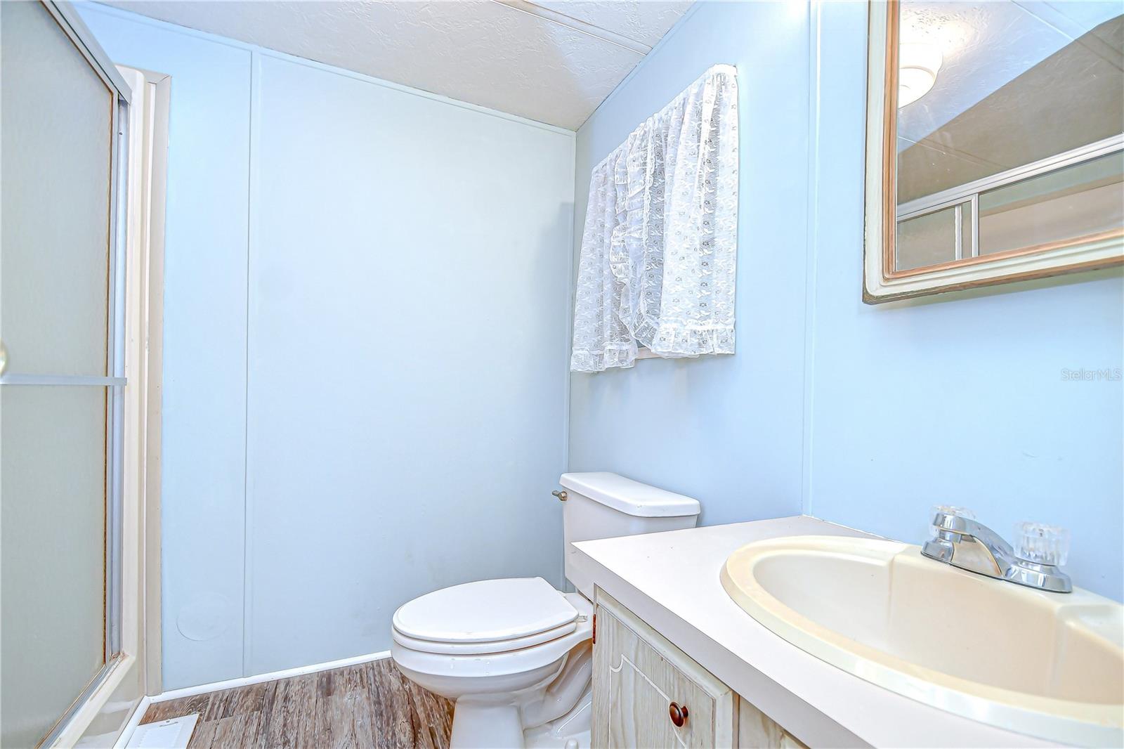 TB8425420 Property Photo