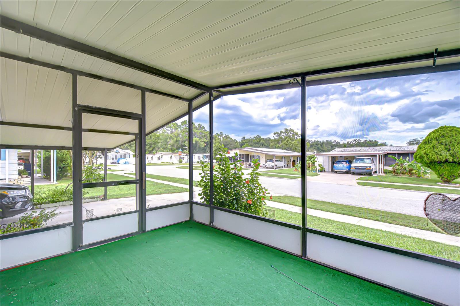 TB8425420 Property Photo