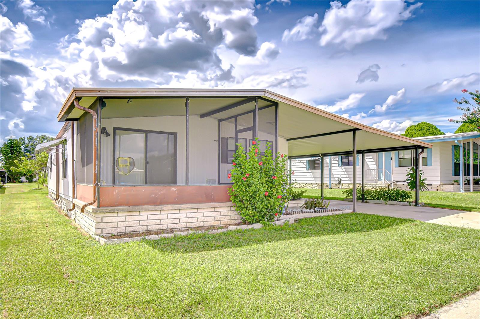 TB8425420 Property Photo