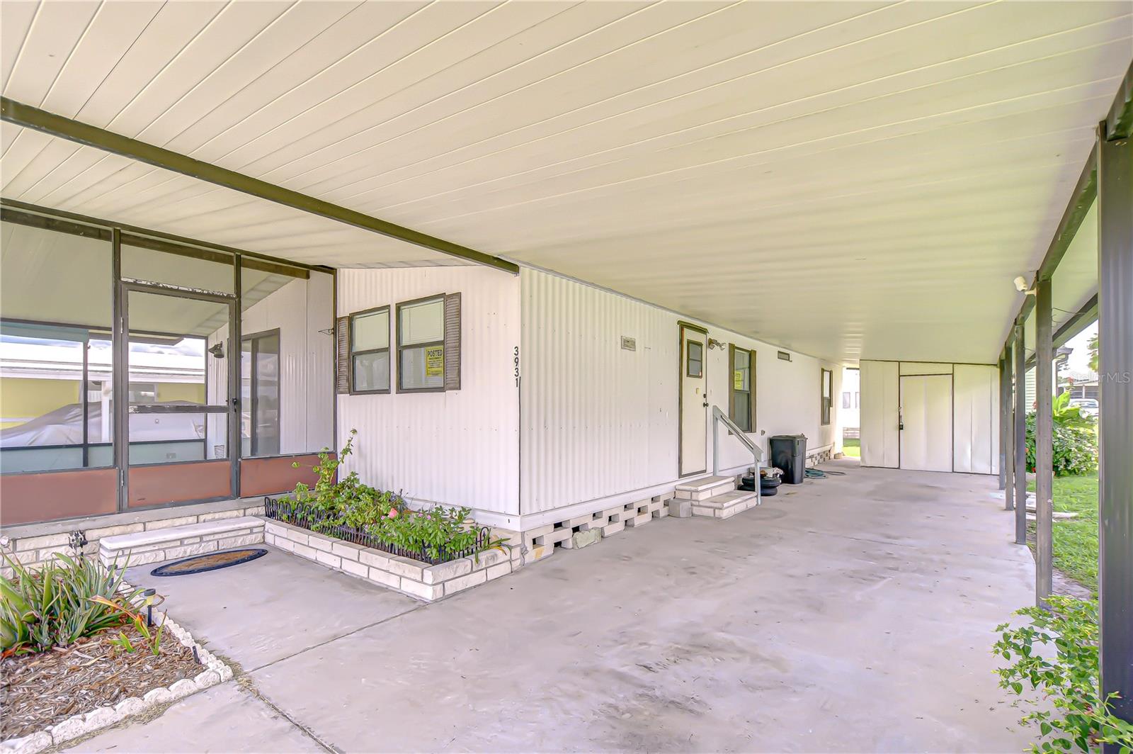 TB8425420 Property Photo