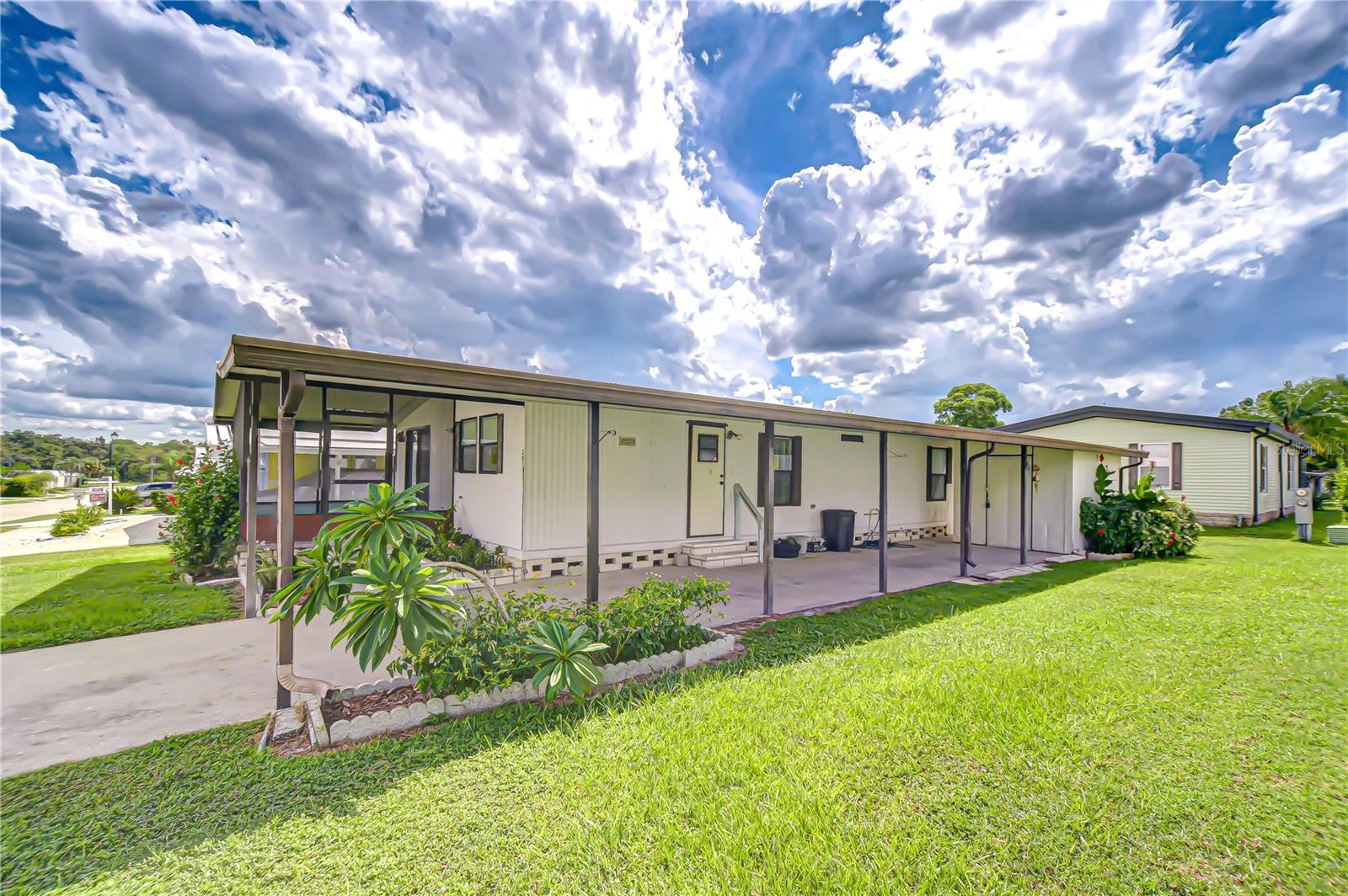 TB8425420 Property Photo