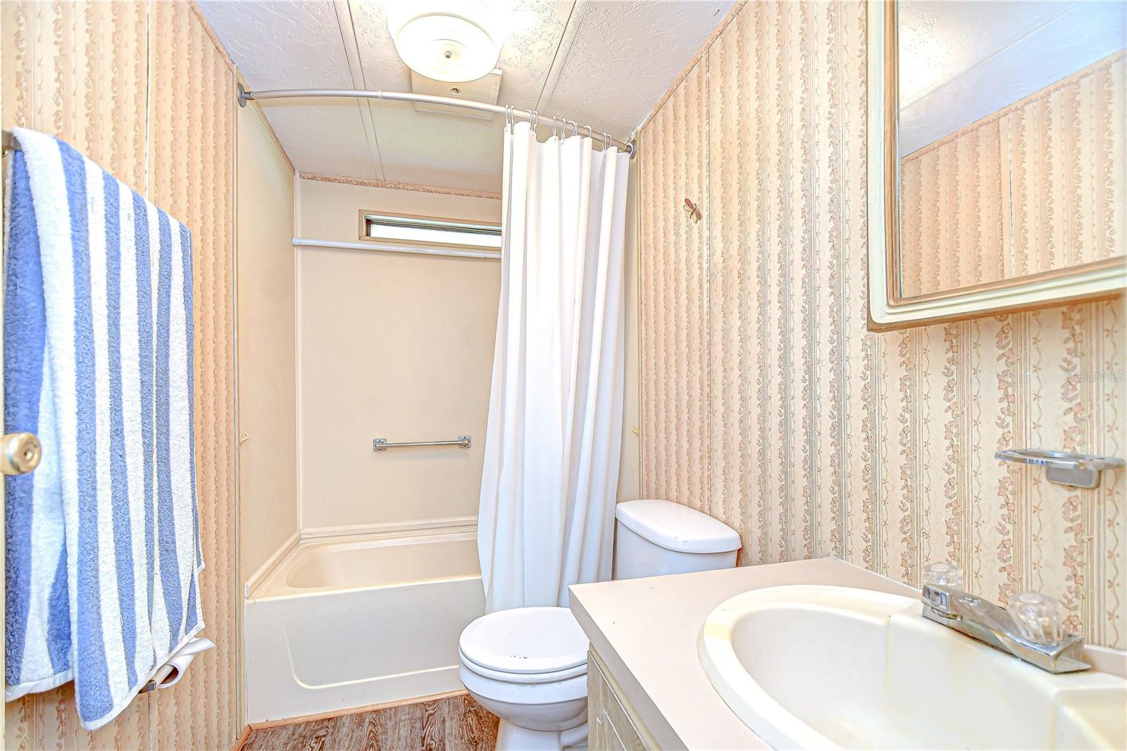 TB8425420 Property Photo