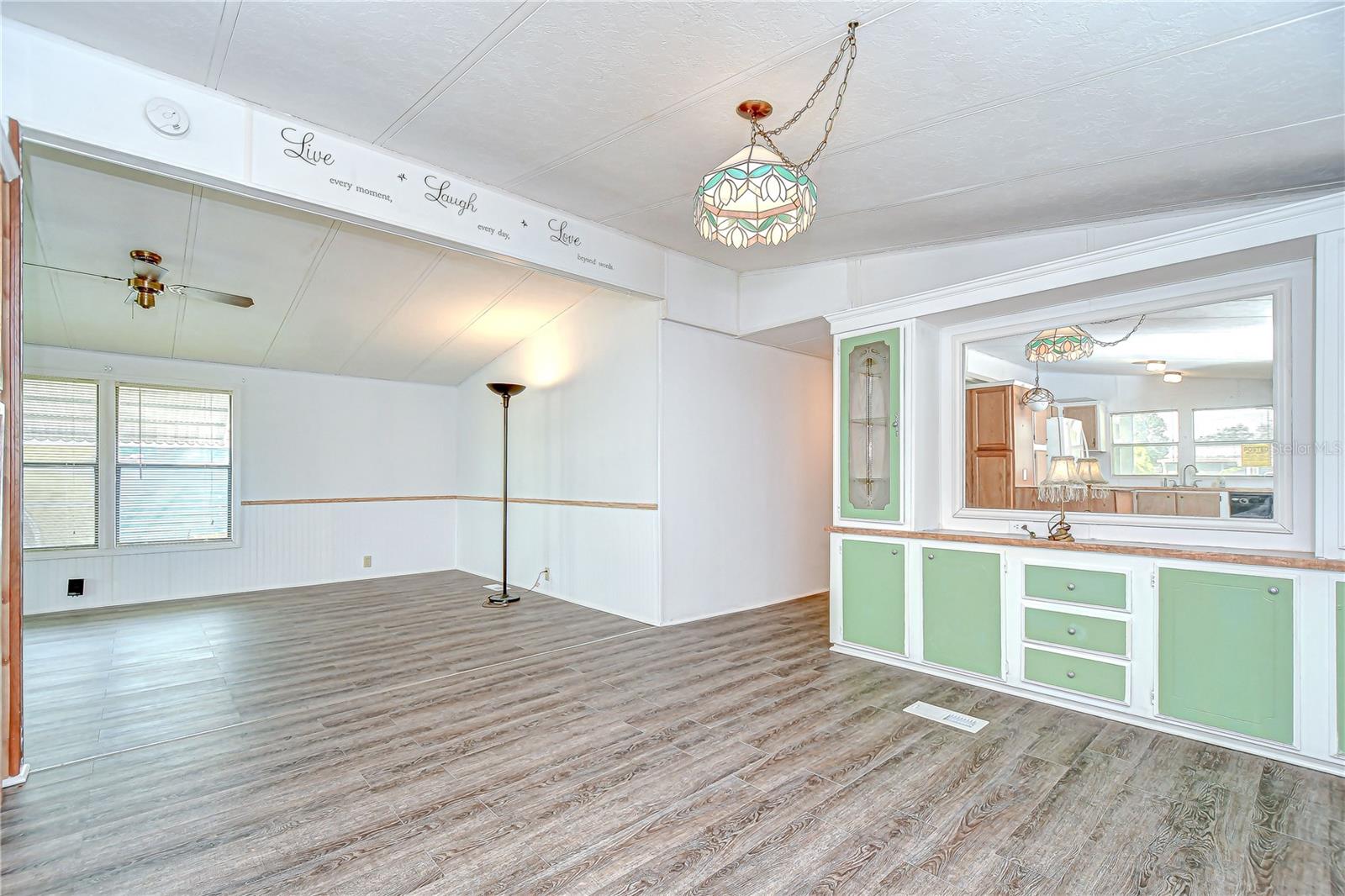 TB8425420 Property Photo