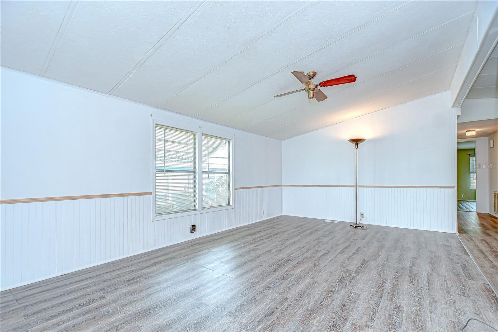 TB8425420 Property Photo