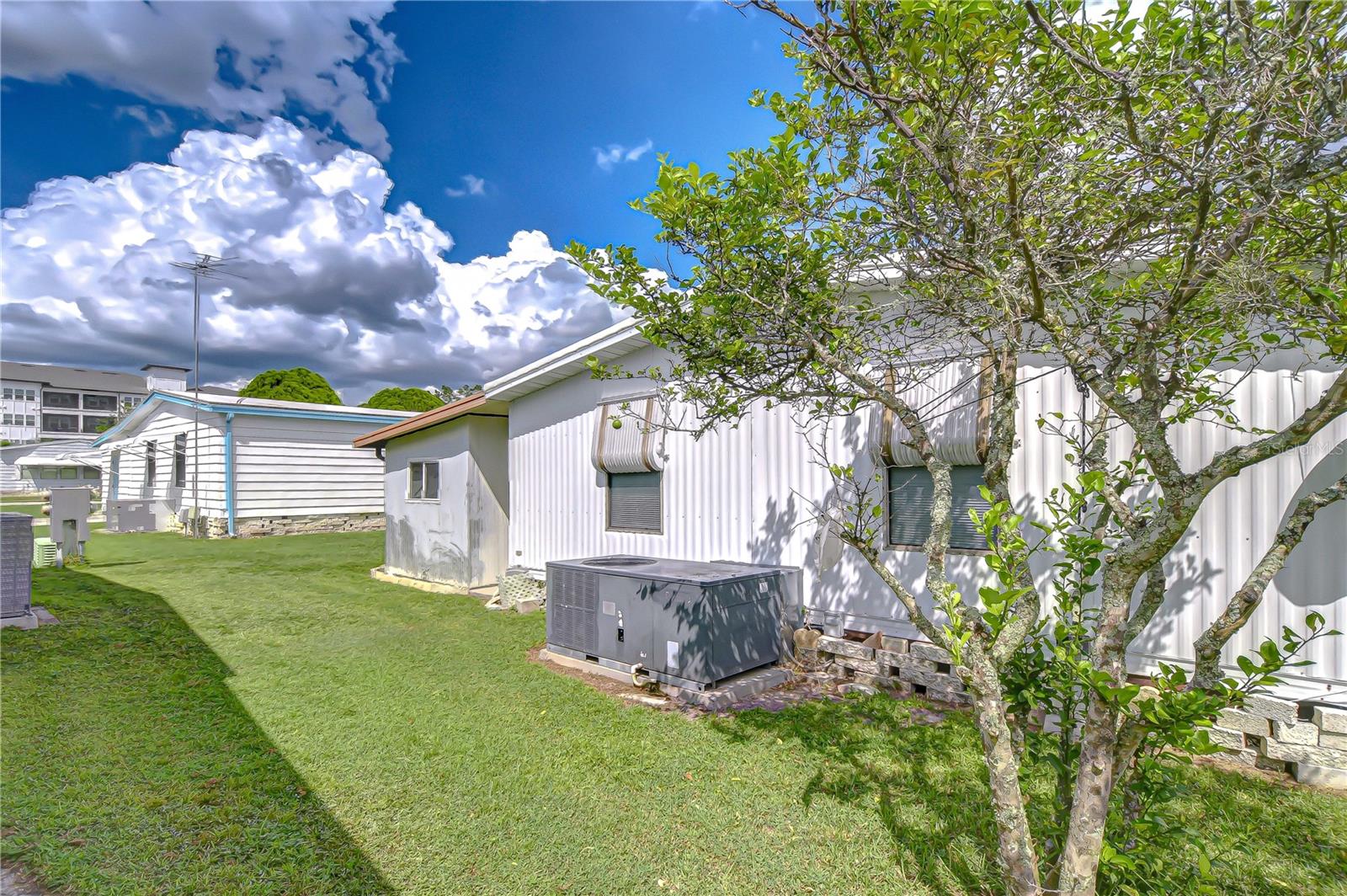 TB8425420 Property Photo