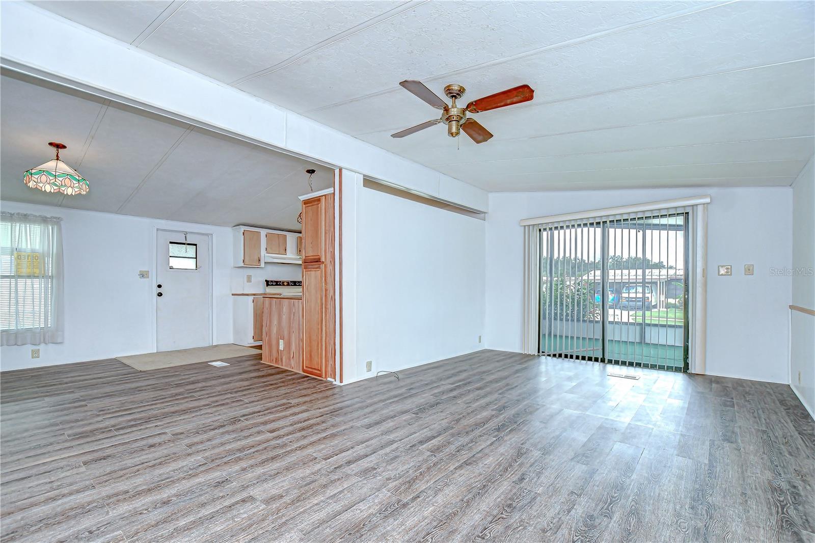 TB8425420 Property Photo