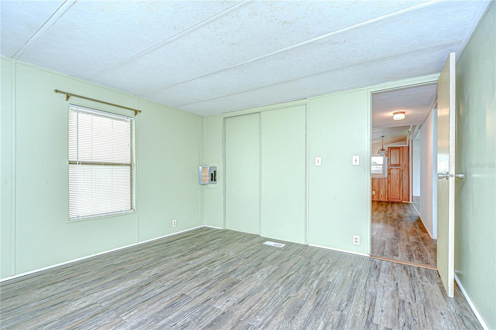 TB8425420 Property Photo