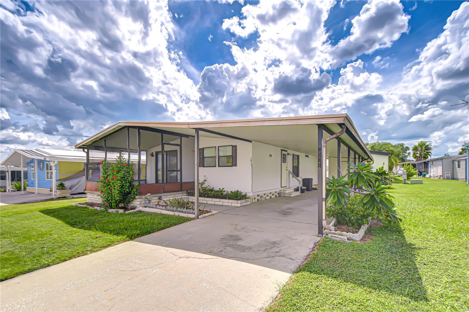 TB8425420 Property Photo