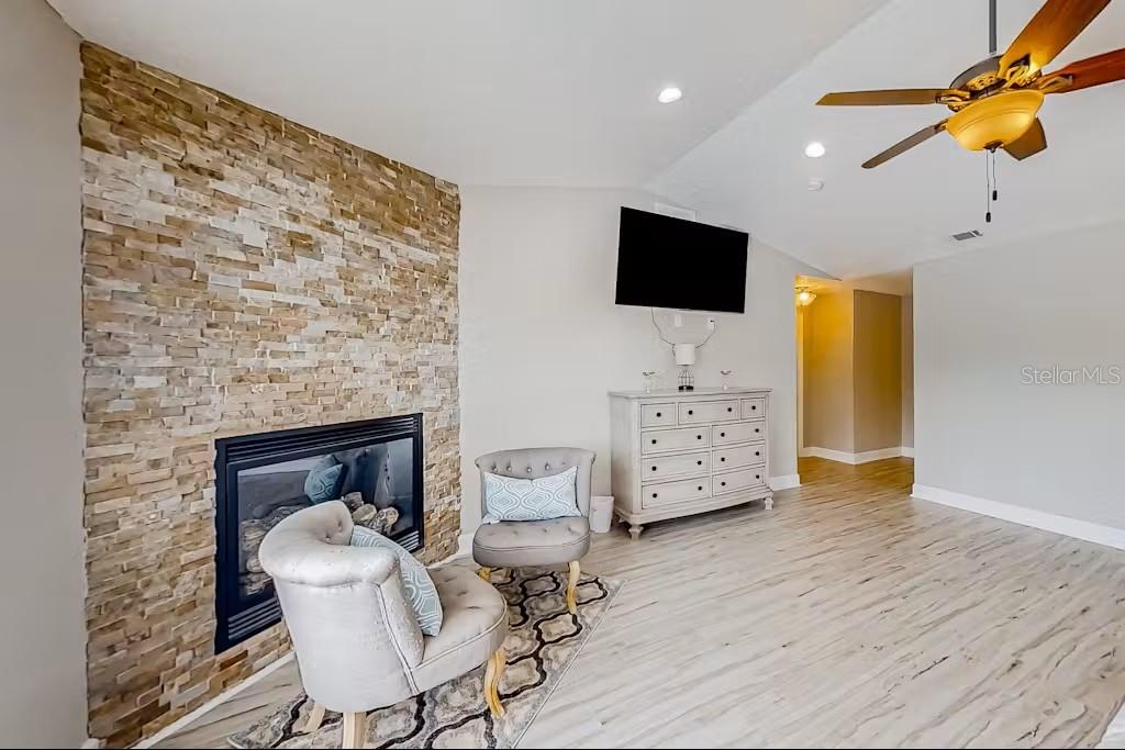 10 COMET CT, PALM COAST, FL, 32137