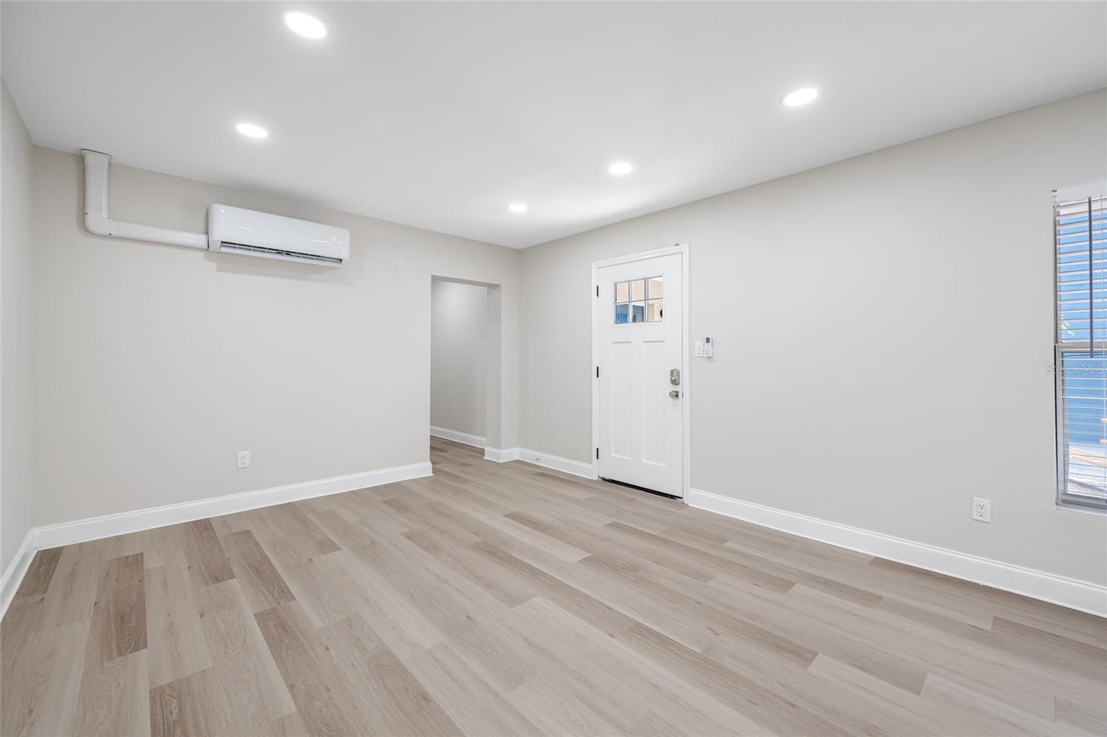 140 E DAVIS BLVD #4, TAMPA, FL, 33606