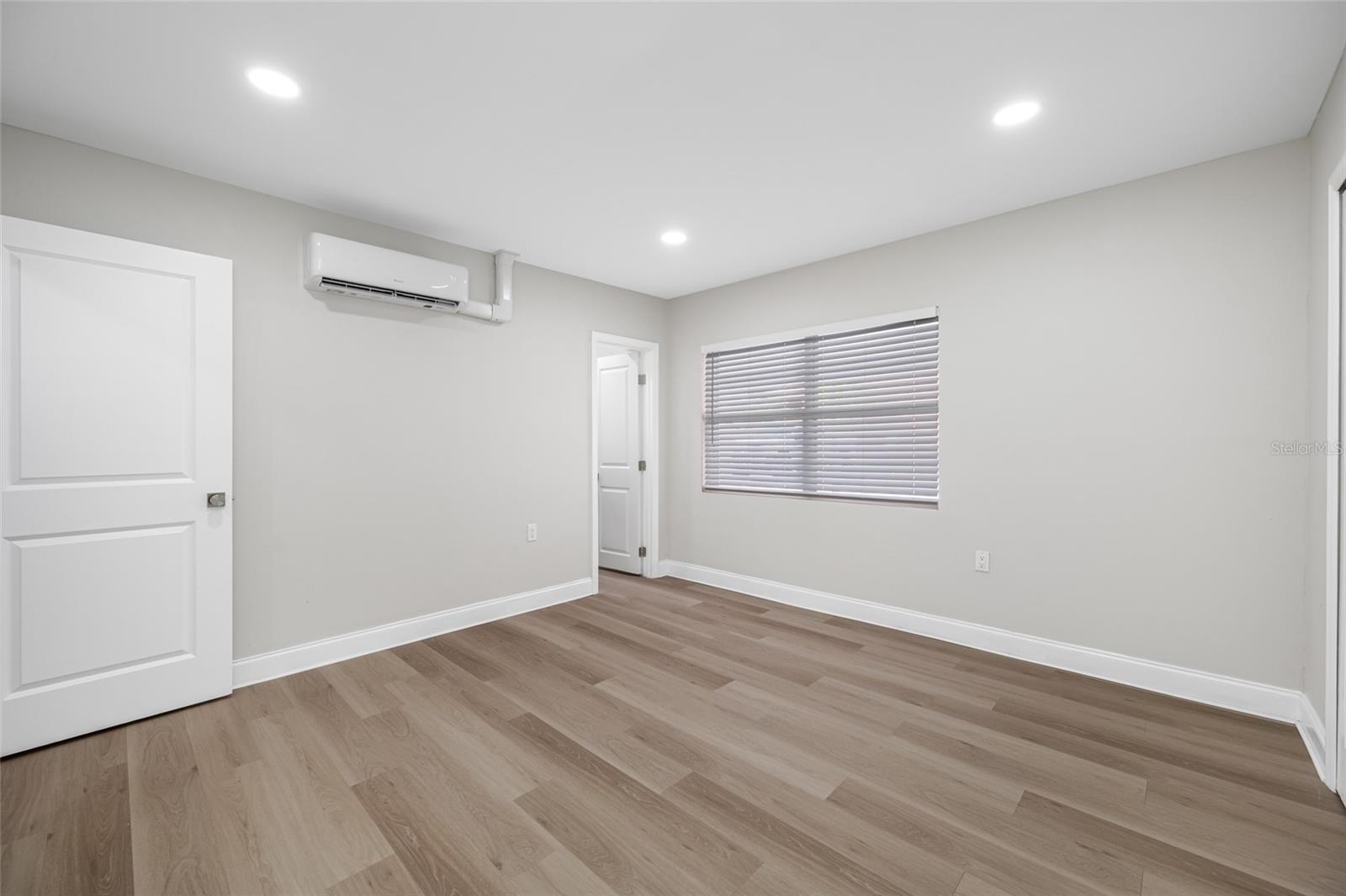 140 E DAVIS BLVD #4, TAMPA, FL, 33606