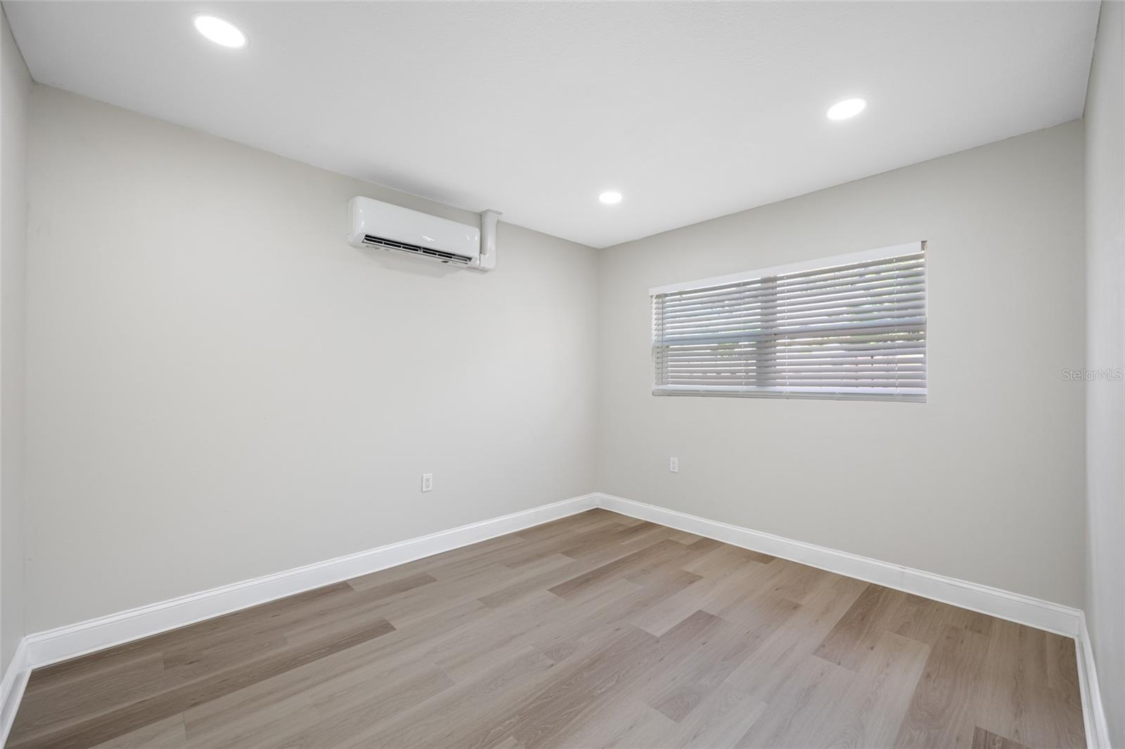 140 E DAVIS BLVD #4, TAMPA, FL, 33606