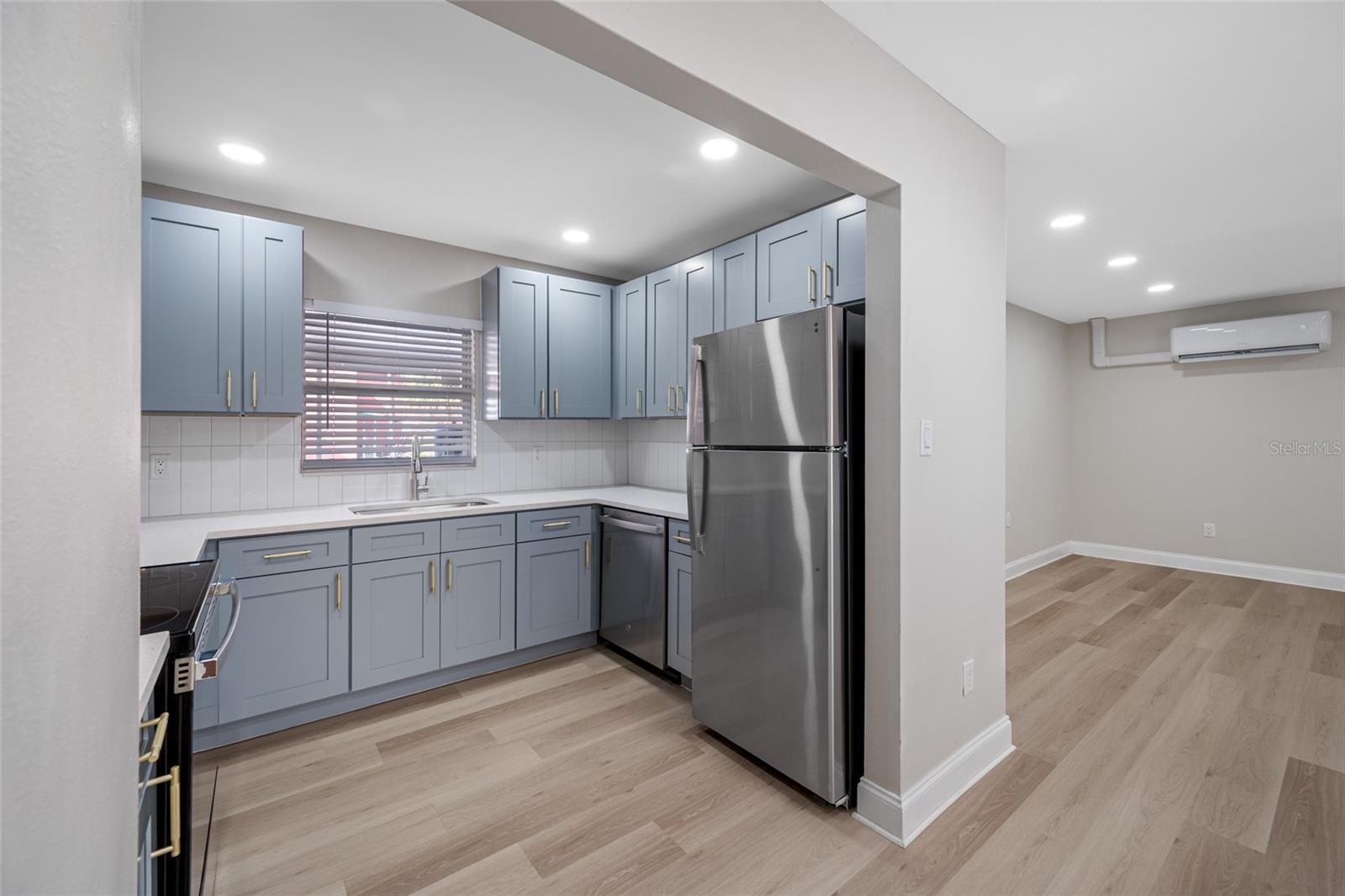 140 E DAVIS BLVD #4, TAMPA, FL, 33606