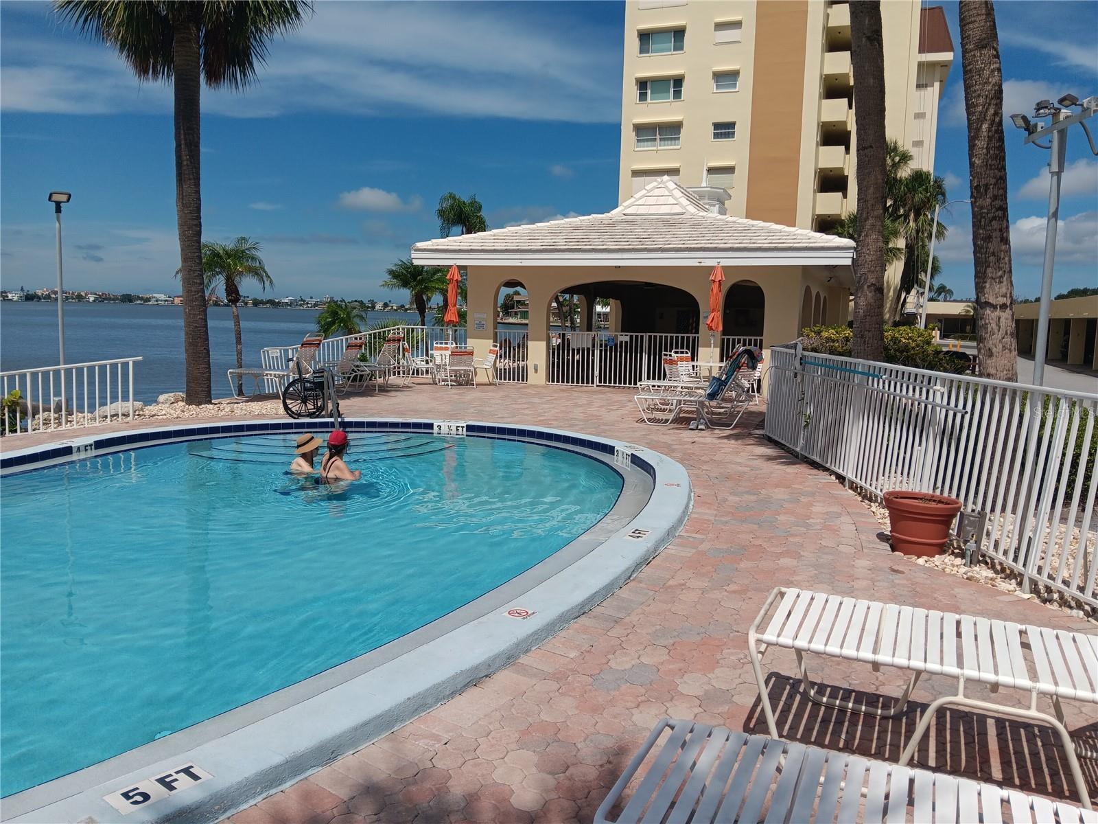 4775 COVE CIR #1102, ST PETERSBURG, FL, 33708