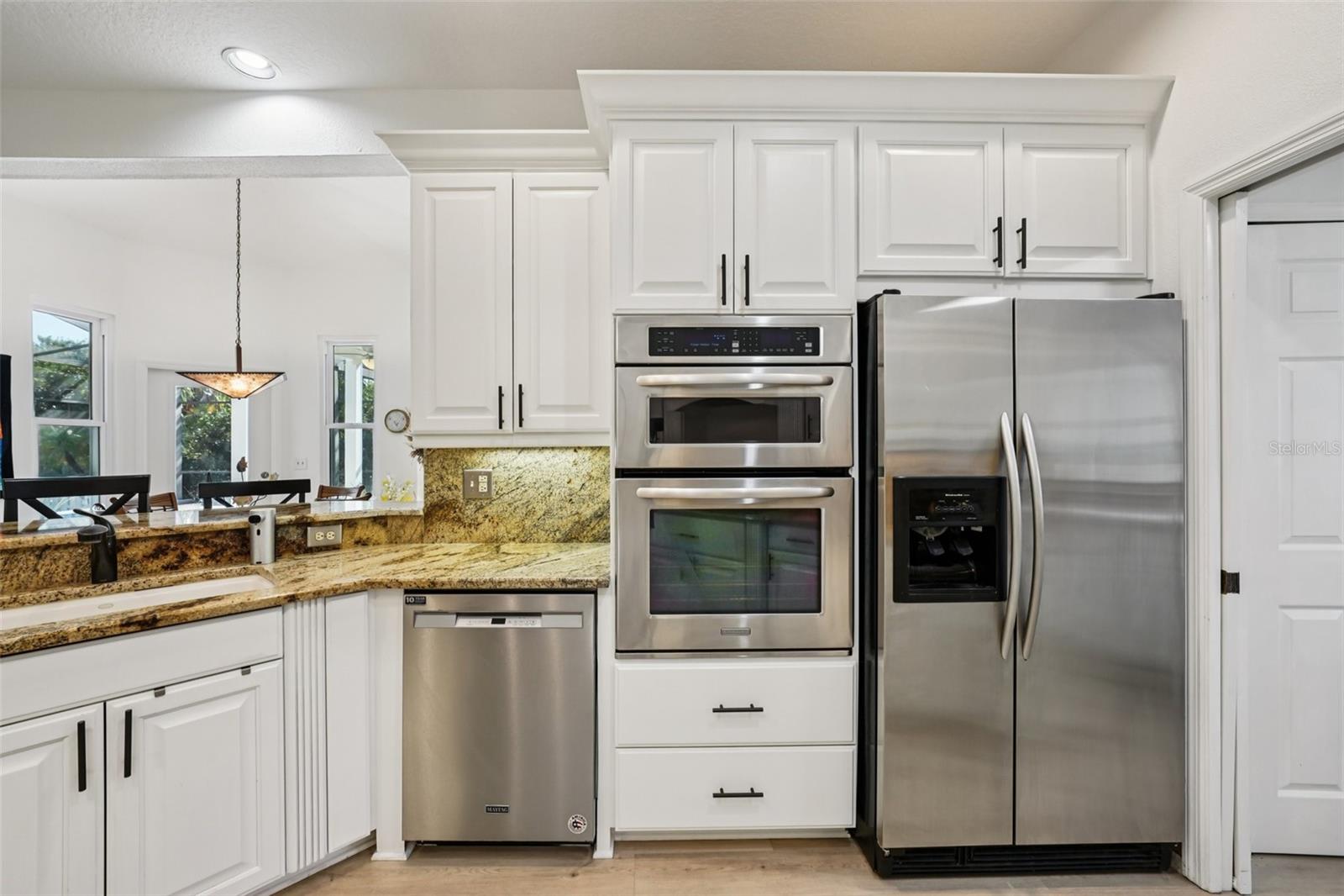 660 BAY LAUREL CT NE, ST PETERSBURG, FL, 33703