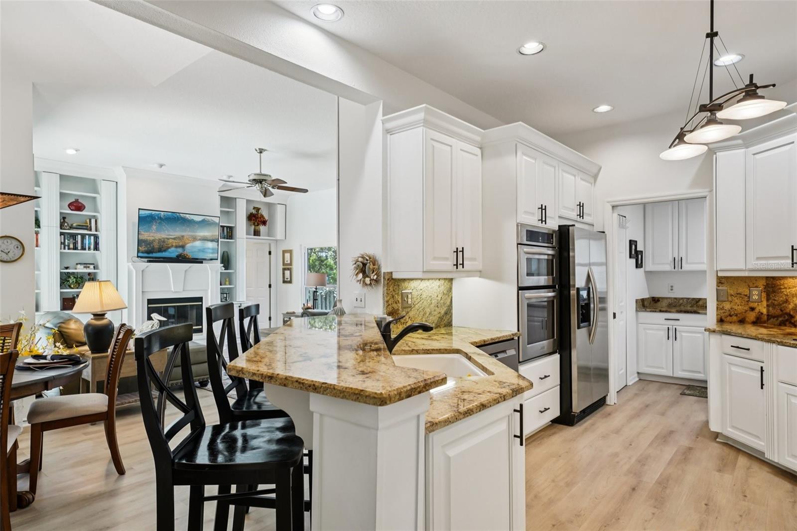 660 BAY LAUREL CT NE, ST PETERSBURG, FL, 33703