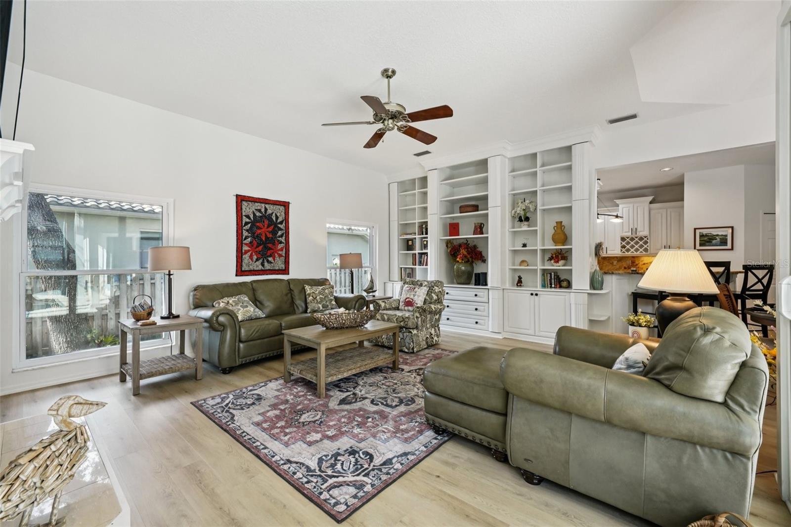 660 BAY LAUREL CT NE, ST PETERSBURG, FL, 33703