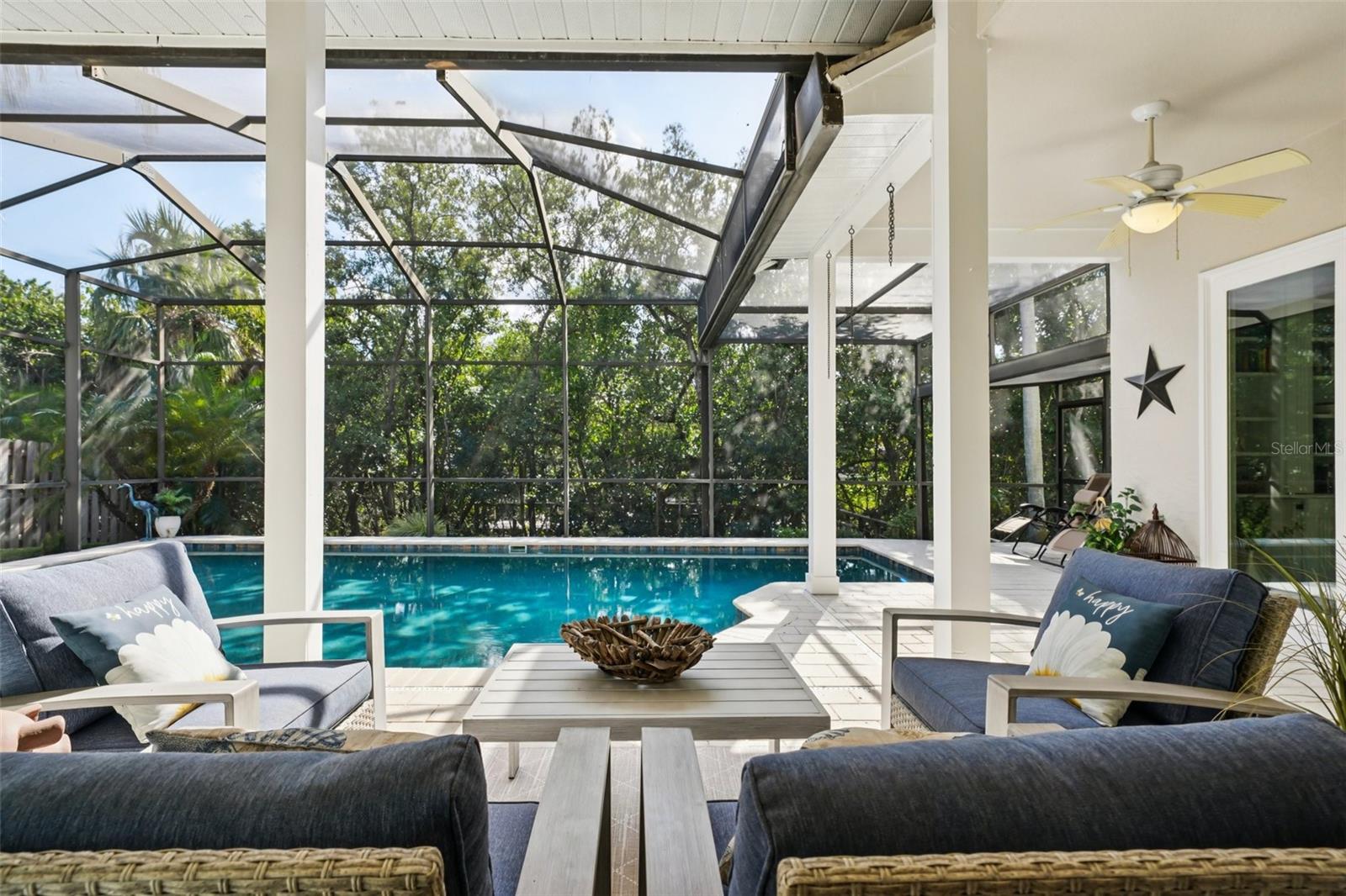 660 BAY LAUREL CT NE, ST PETERSBURG, FL, 33703