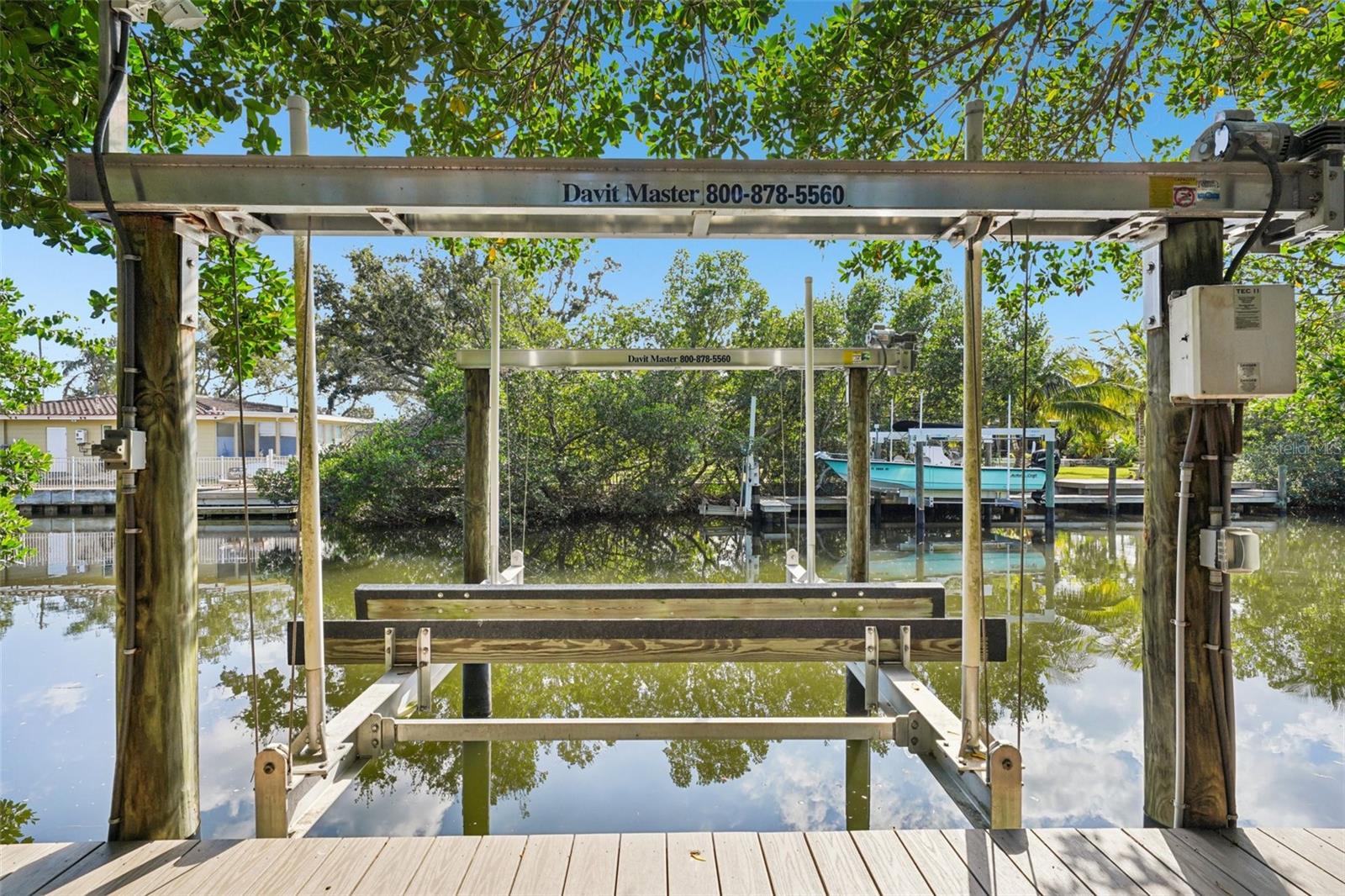 660 BAY LAUREL CT NE, ST PETERSBURG, FL, 33703