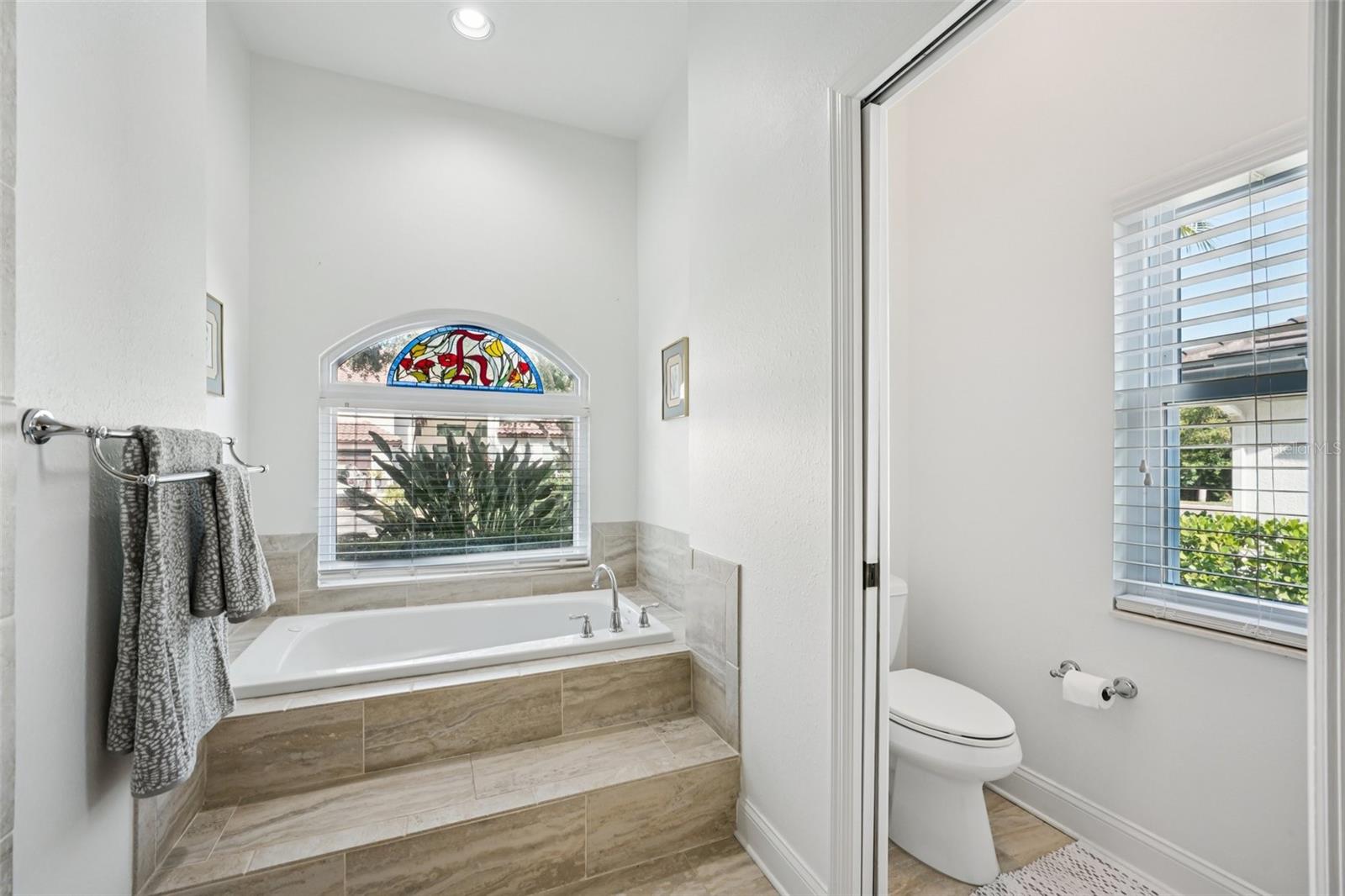 660 BAY LAUREL CT NE, ST PETERSBURG, FL, 33703