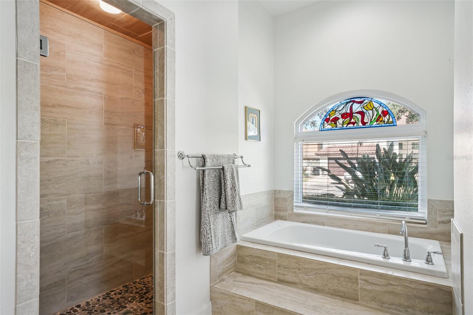 660 BAY LAUREL CT NE, ST PETERSBURG, FL, 33703