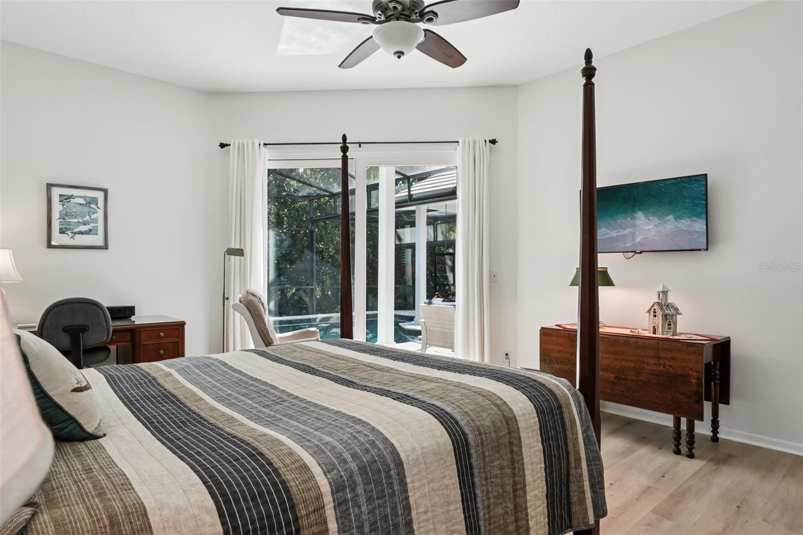 660 BAY LAUREL CT NE, ST PETERSBURG, FL, 33703