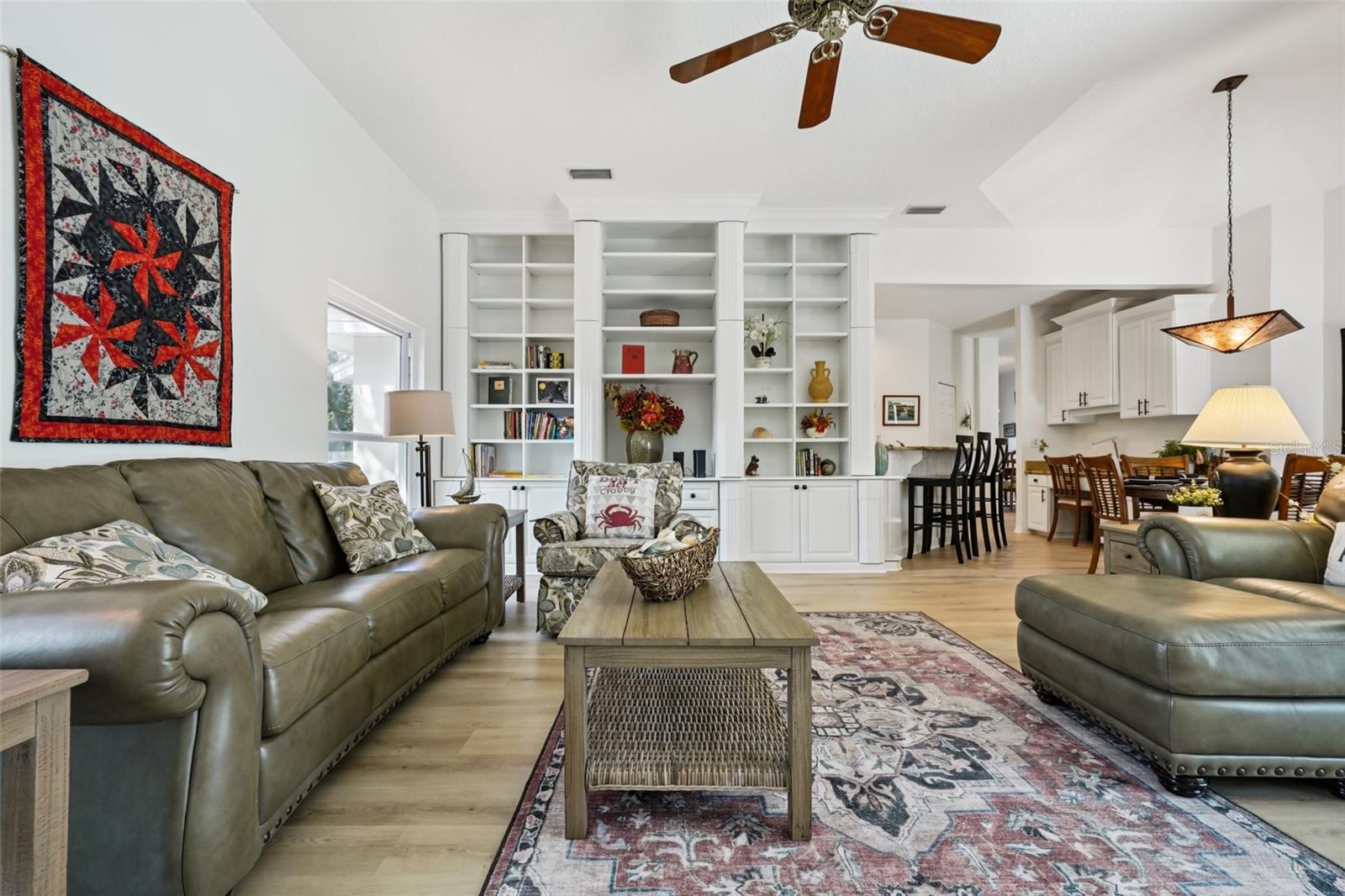 660 BAY LAUREL CT NE, ST PETERSBURG, FL, 33703