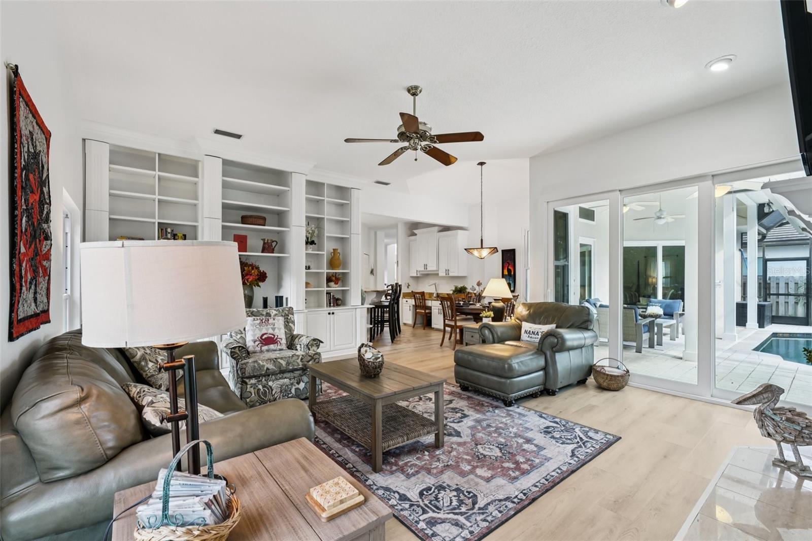 660 BAY LAUREL CT NE, ST PETERSBURG, FL, 33703