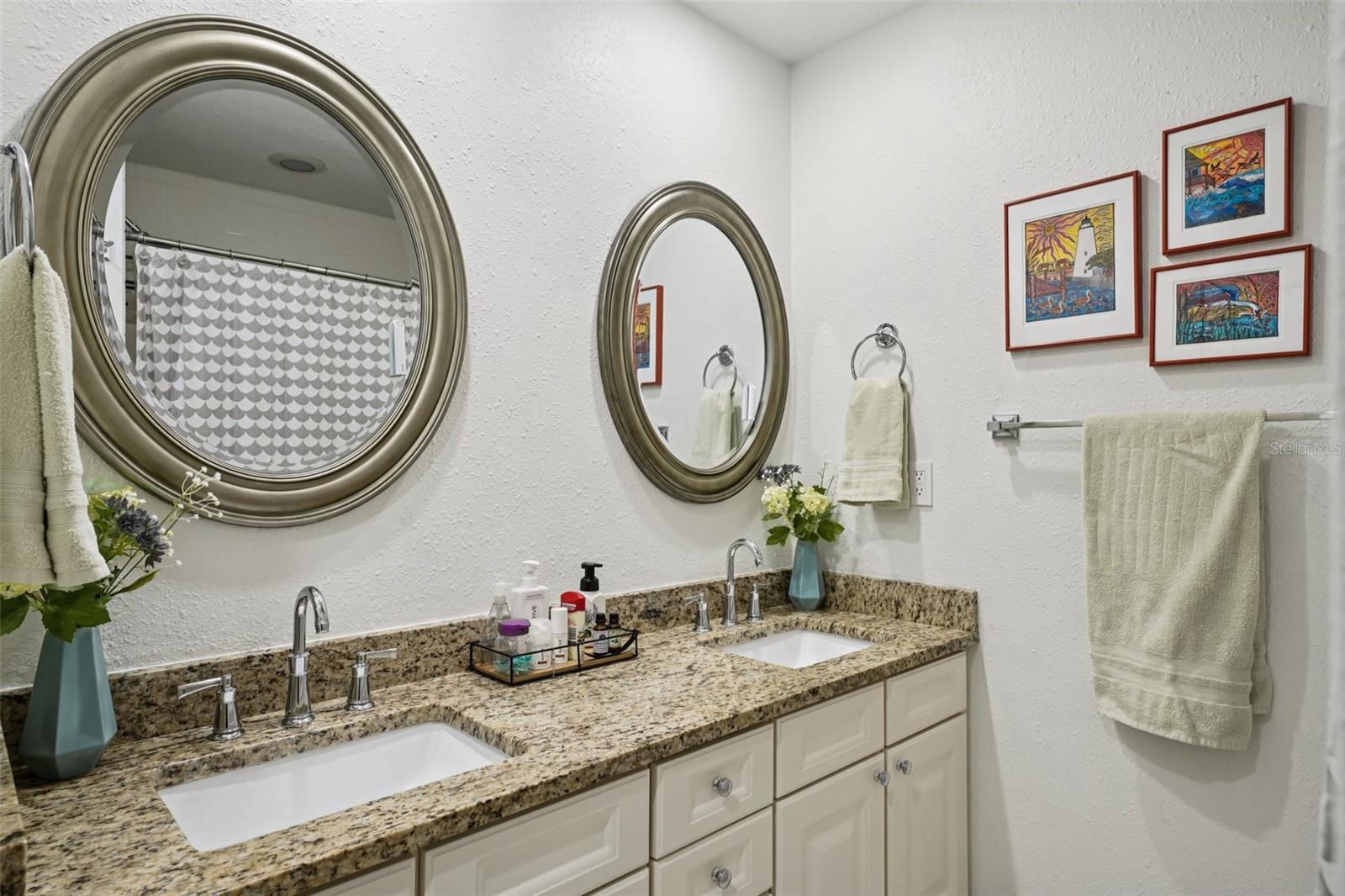 660 BAY LAUREL CT NE, ST PETERSBURG, FL, 33703