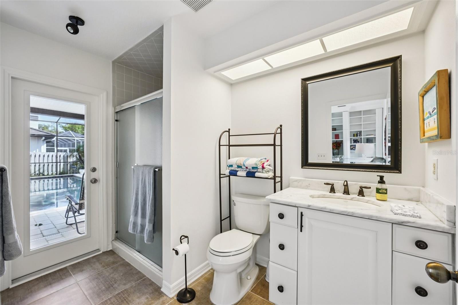 660 BAY LAUREL CT NE, ST PETERSBURG, FL, 33703