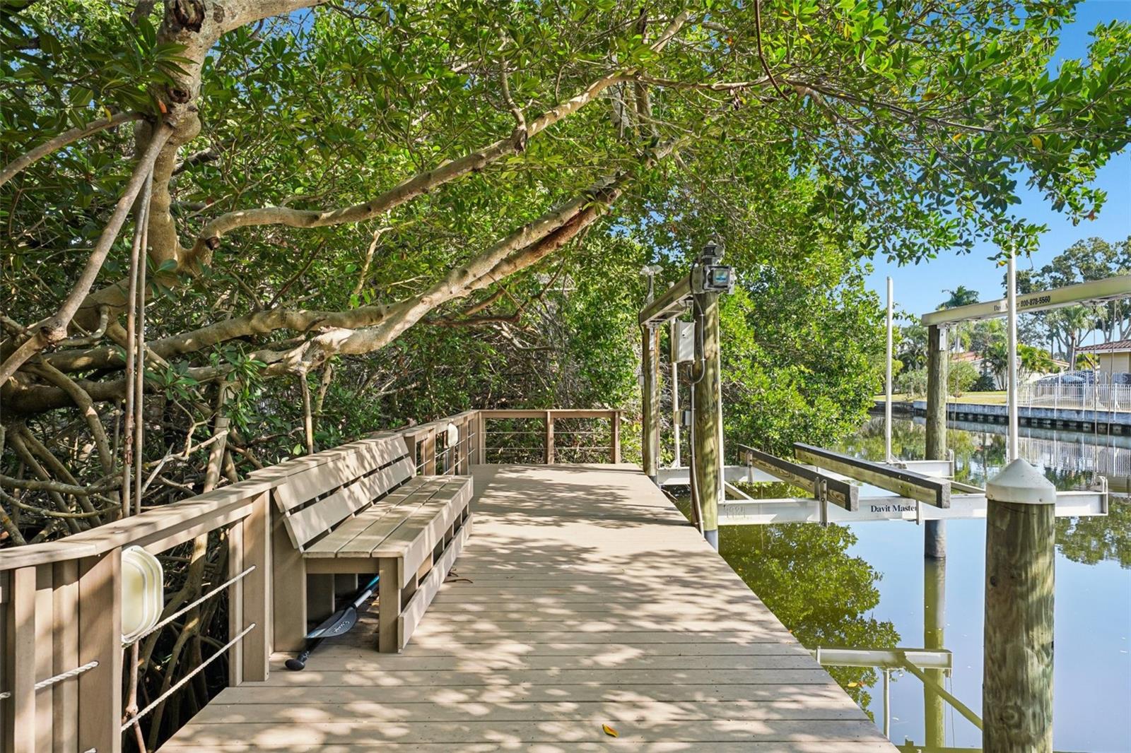 660 BAY LAUREL CT NE, ST PETERSBURG, FL, 33703