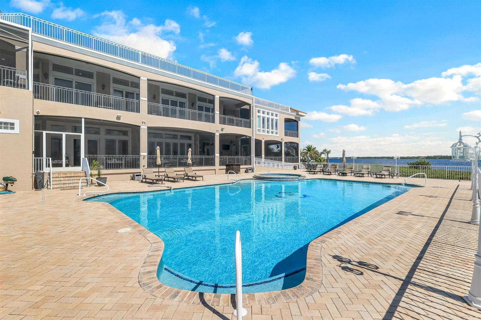 N6140444 Property Photo